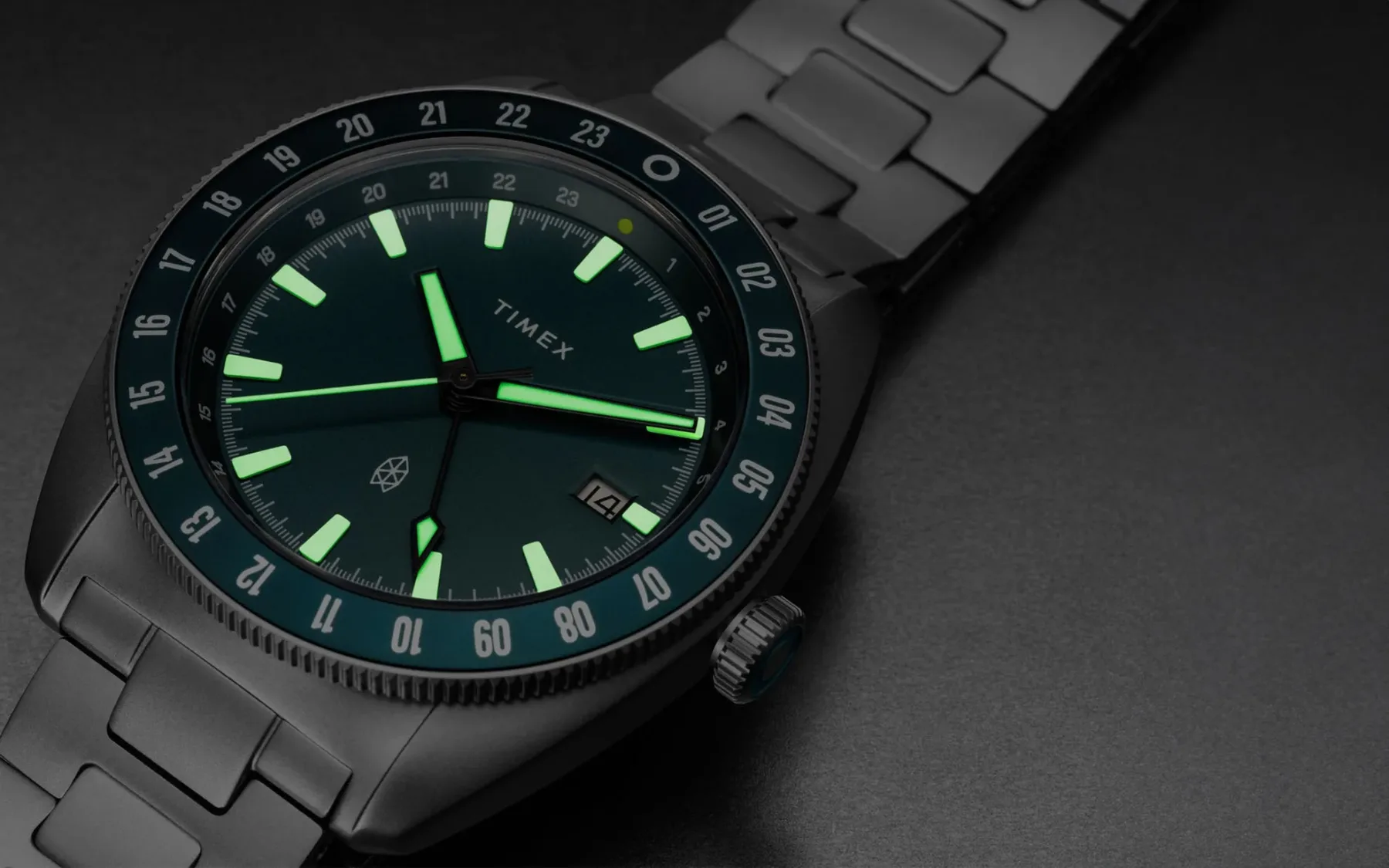Timex X The James Brand Automatic GMT: Nova ura GMT v smaragdno zeleni barvi