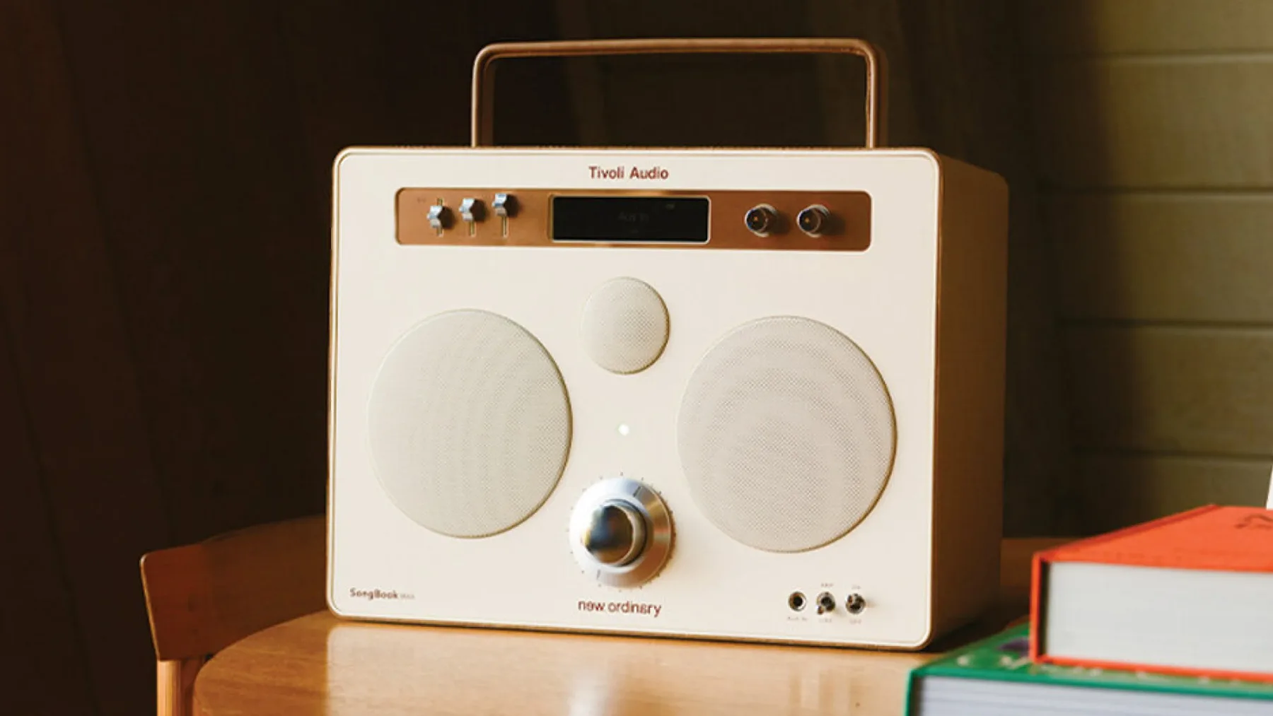 Tivoli Audio X Sounwave: SongBook MAX – ko glasbeni retrofuturizem sreča omejeno edicijo