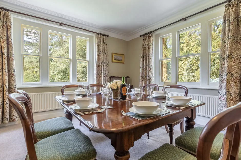 To čudovito počitniško hišo, ki je bila v lasti kraljice Elizabete II., lahko najamete na Airbnb