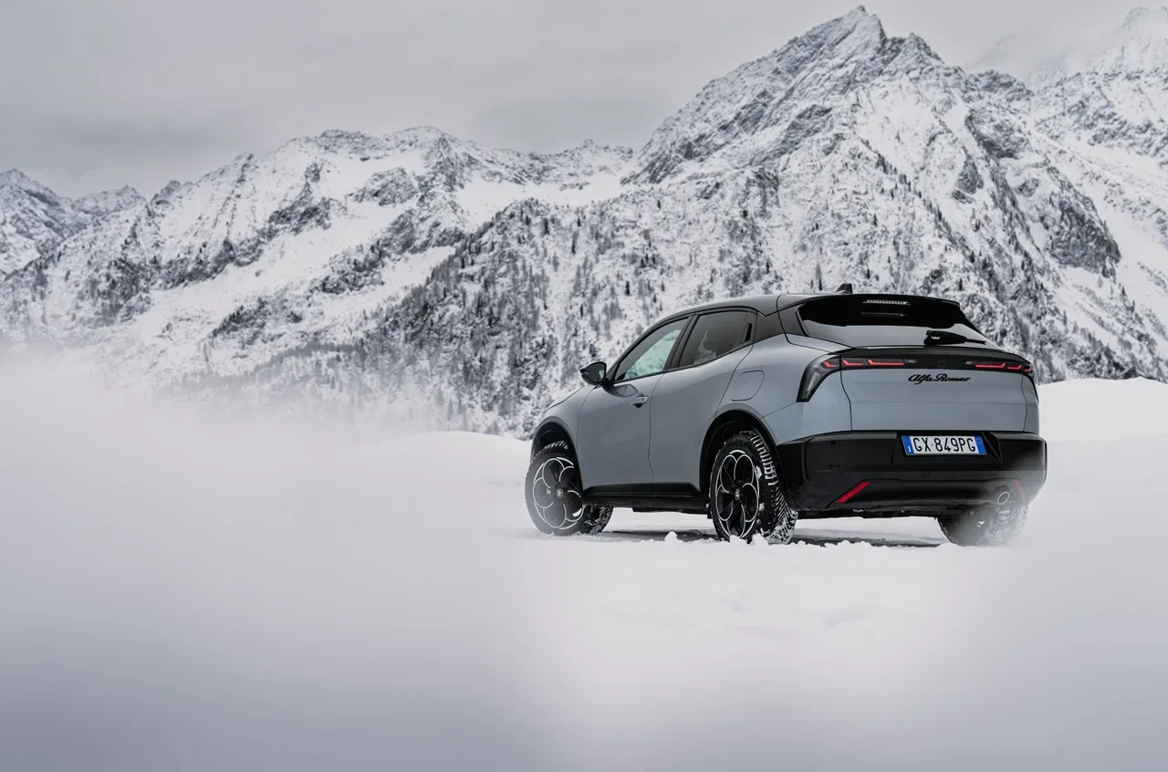 To je Alfa Romeo Junior Hibrid Q4: Hibrid, ki ne pozabi na svojo dušo