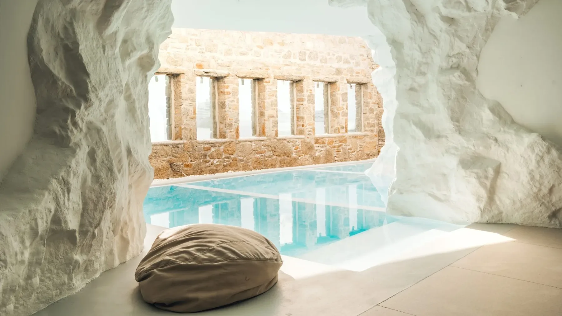 To je Cavo Tagoo Mykonos Hotel – pristno razkošje, kjer se združita sanje in resničnost sveta slavnih