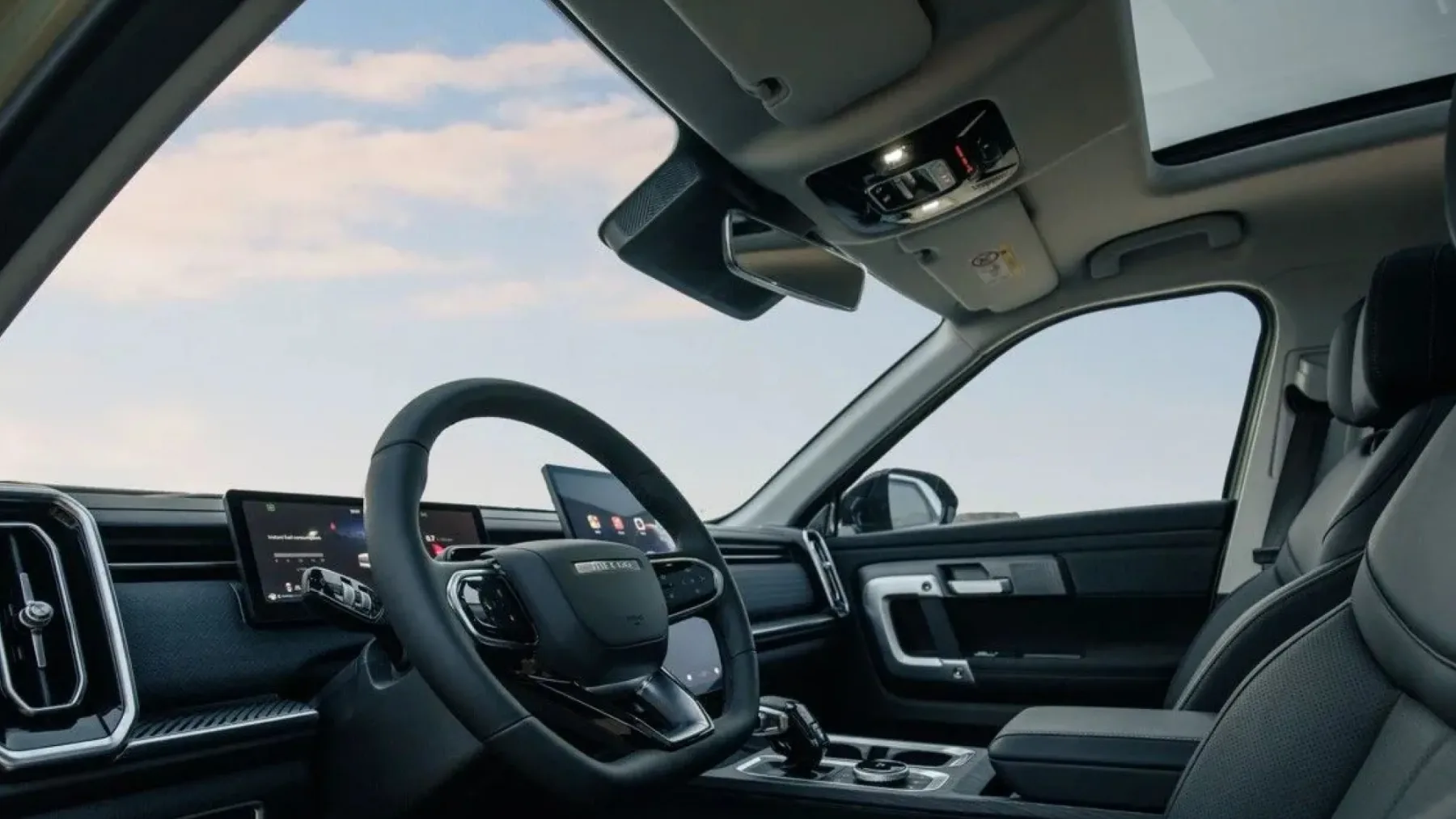 To je Jaecoo J7 – kitajski Range Rover za pol cene? Popolna SUV iluzija ali resnično dobra kupčija?