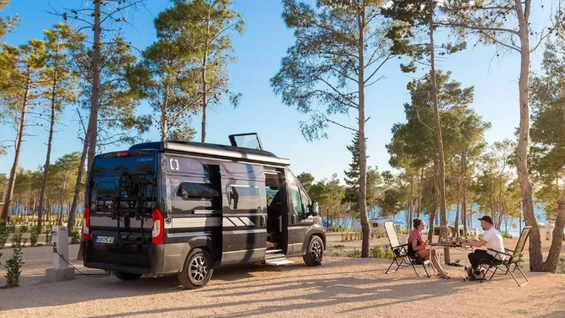 To je najboljši kamp Hrvaške – Aminess Avalona Camping Resort: rajna Pagu s petimi zvezdicami, kjer kampiranje dobi novo definicijo