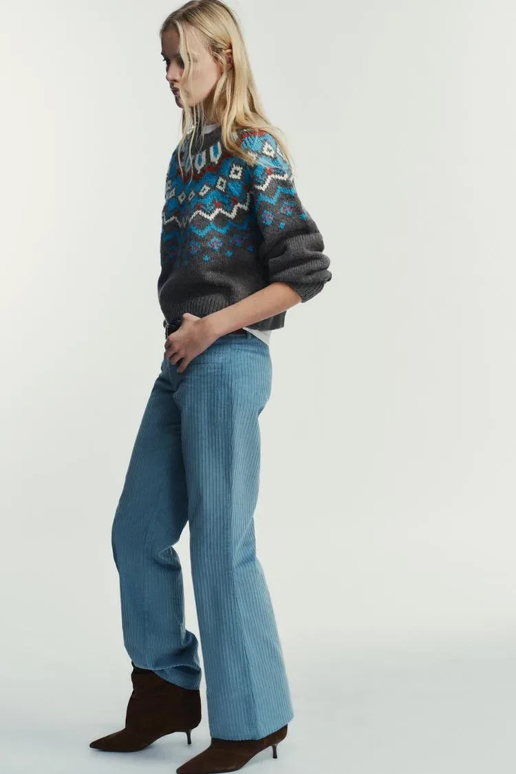 To je pulover, ki bo leta 2026 povsod: Fair Isle vrača retro vzorec, a v ultra sodobni izvedbi