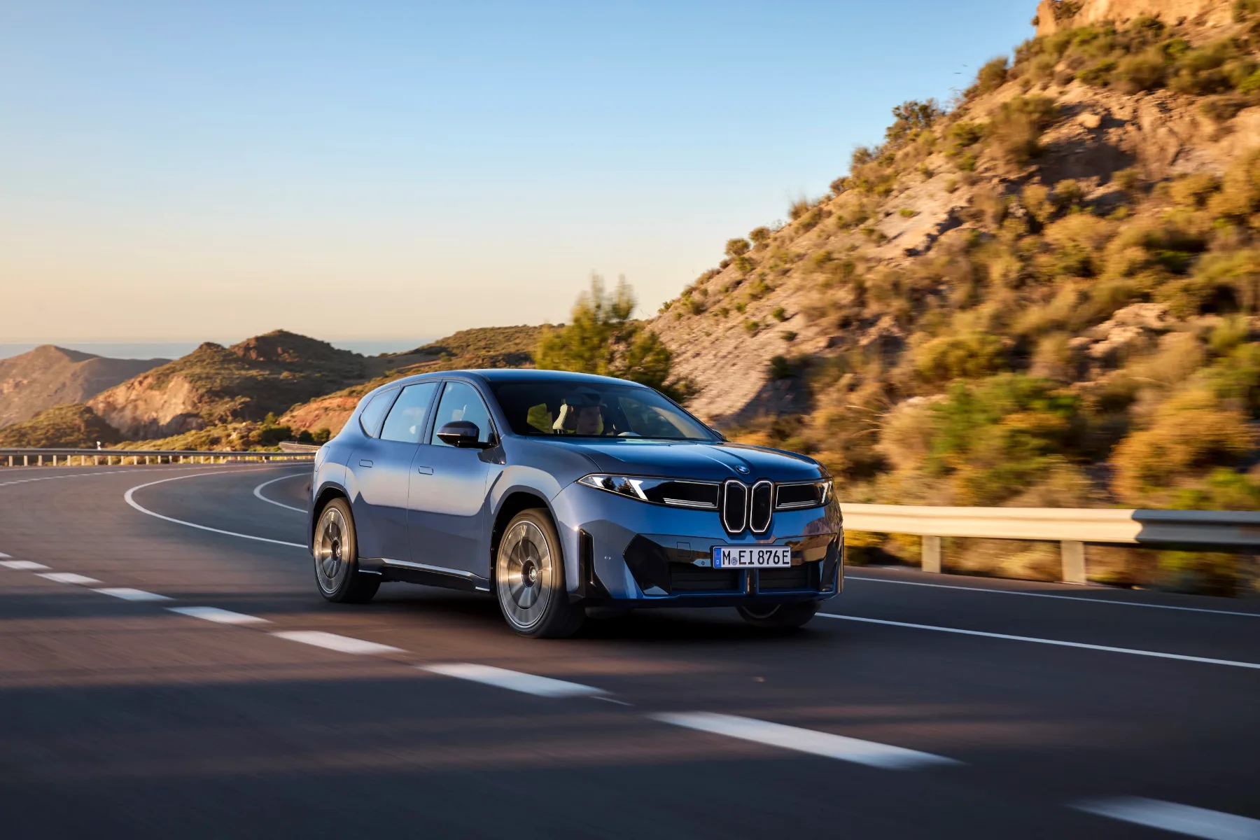 To si mislijo novinarji po testiranji BMW iX3 Neue Klasse: 85.000 € za tole? Ko “premium” BMW postane kralj cenene plastike.