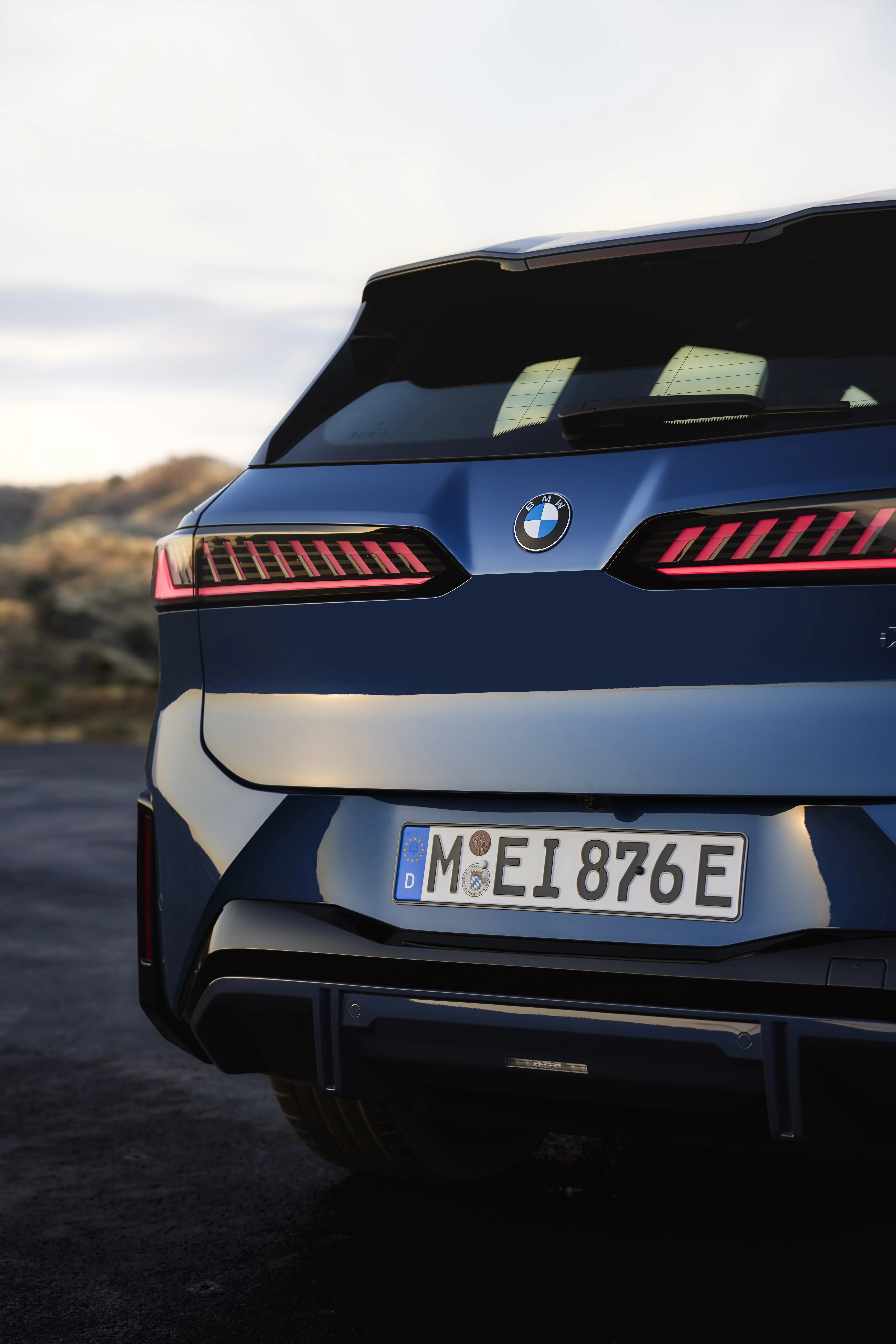 To si mislijo novinarji po testiranji BMW iX3 Neue Klasse: 85.000 € za tole? Ko “premium” BMW postane kralj cenene plastike.