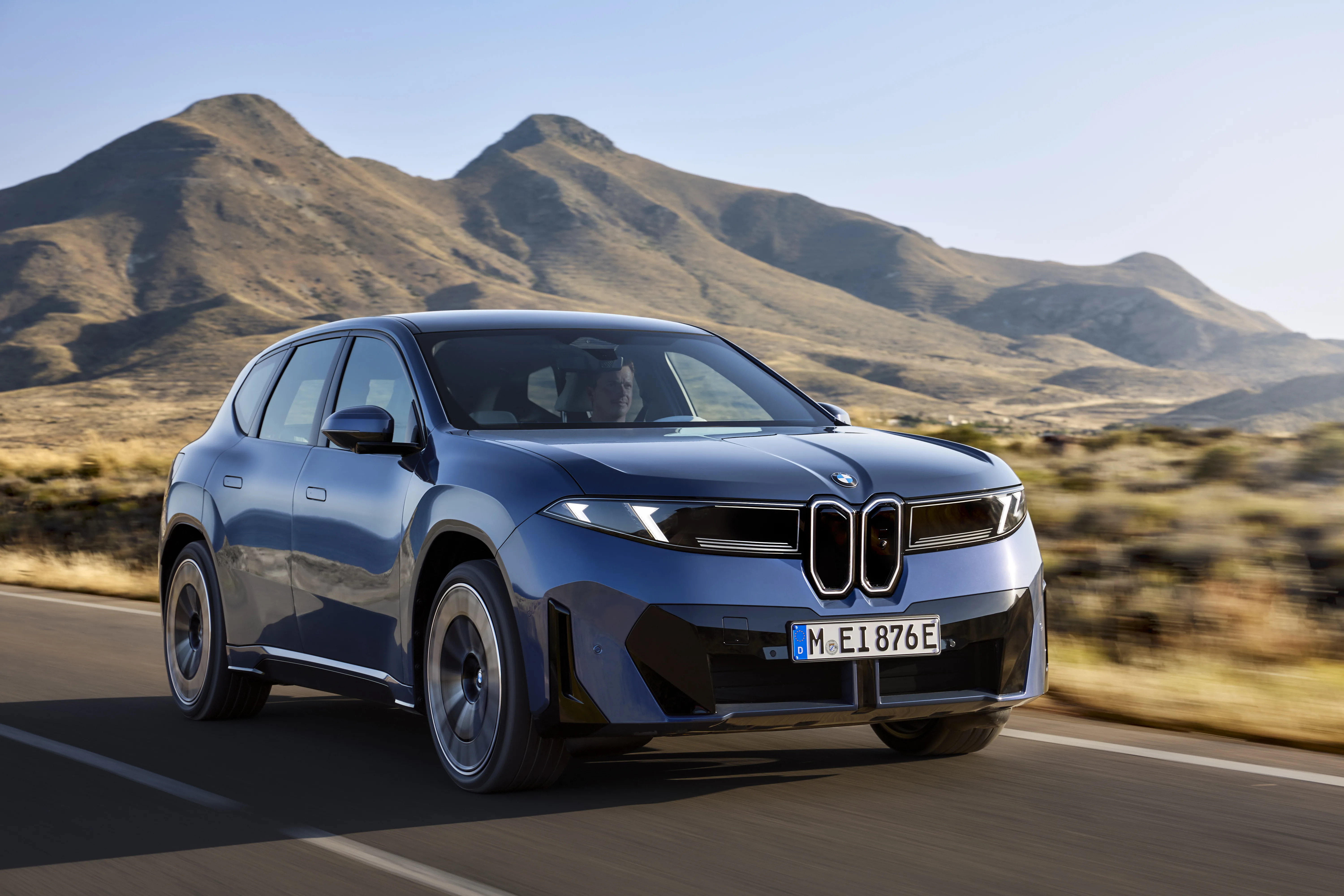 To si mislijo novinarji po testiranji BMW iX3 Neue Klasse: 85.000 € za tole? Ko “premium” BMW postane kralj cenene plastike.