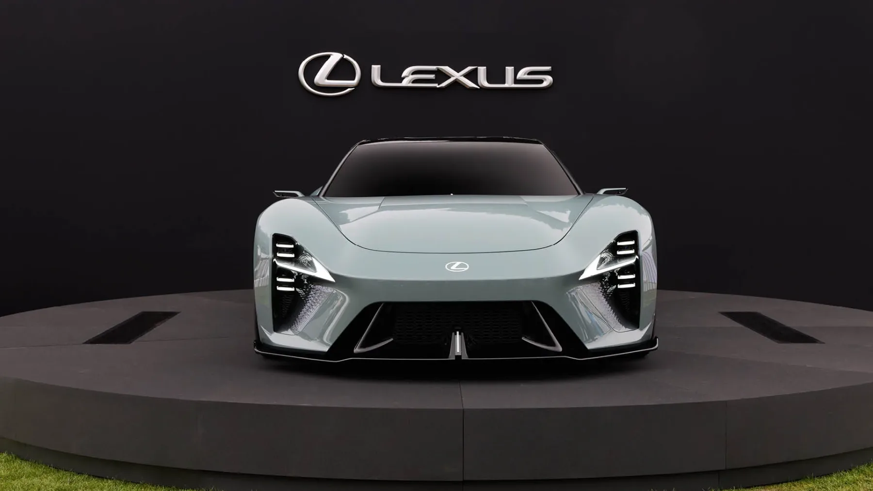 Tokyo Mobility Show 2025: Japonski avtomobilski imperij udarja nazaj (z ekranom, hibridom in kančkom nostalgije)