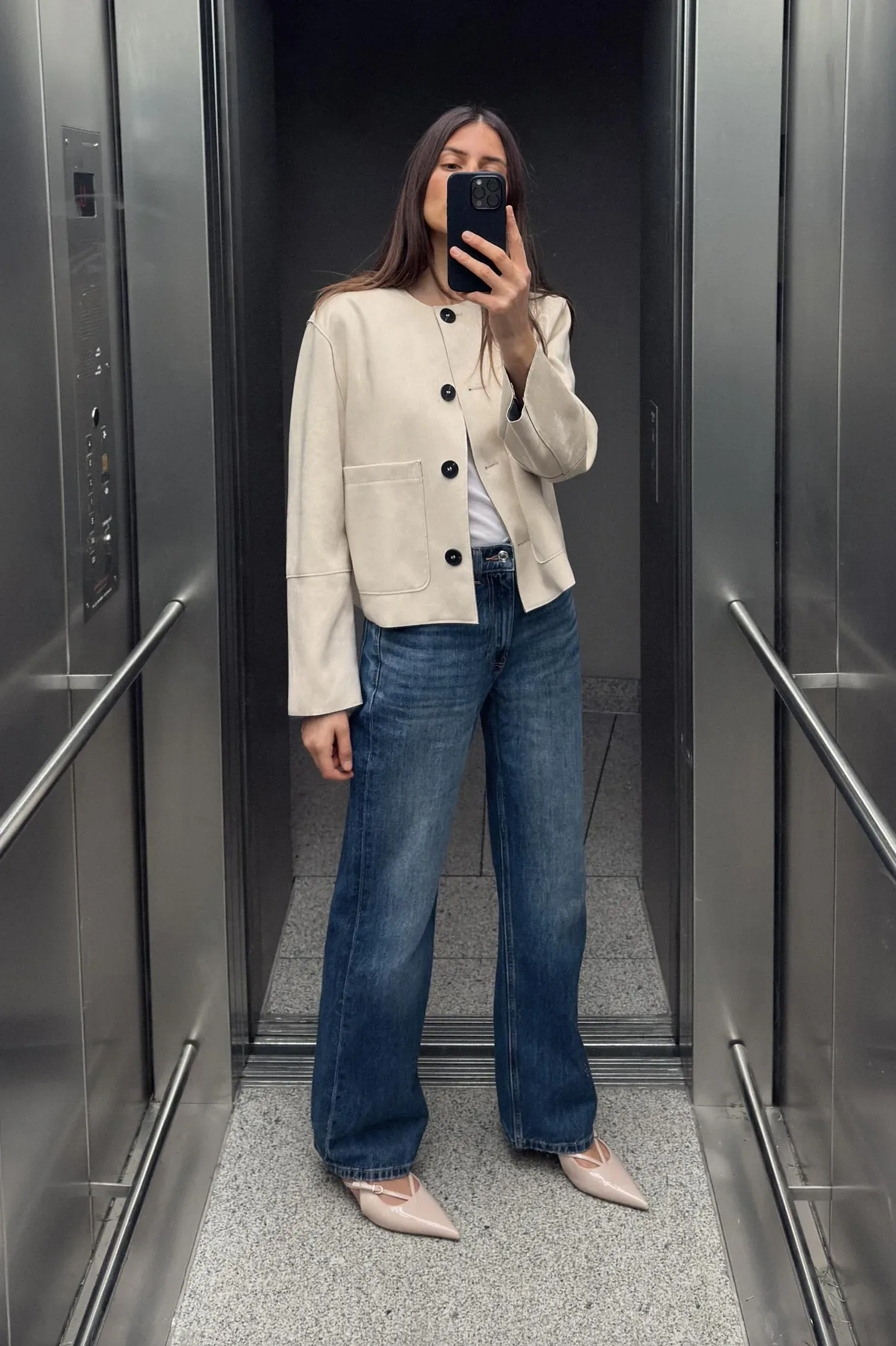 Top 7 modelov kavbojk za ženske za pomlad 2025 – Denim trendi, ki navdušujejo to sezono!