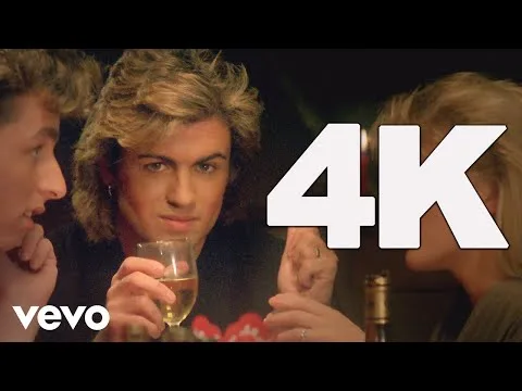 TOP NOVO LETNA PLAYLISTA 2026: Zakaj je teh 8 božičnih klasik nujnih (in točni ta “skrivni” hit bo tvoj uradni ‘Party Anthem’ za 2026)