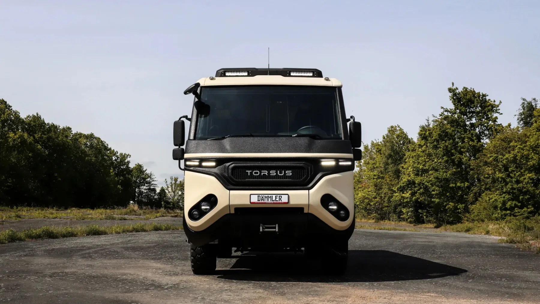 Torsus Praetorian Liberra – avtodom, ki požre gorske prelaze kot Land Rover