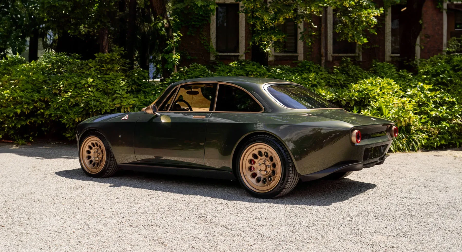 Totem GT Super “Farina” – Italijanski restomod, ki diši po sedemdesetih in leti kot prihodnost