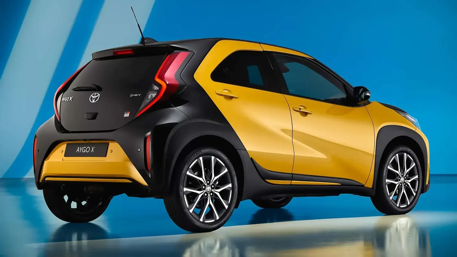 Toyota Aygo X Hybrid GR Sport 2025: je najmanjši športni hibrid, ki si ga boste želeli voziti