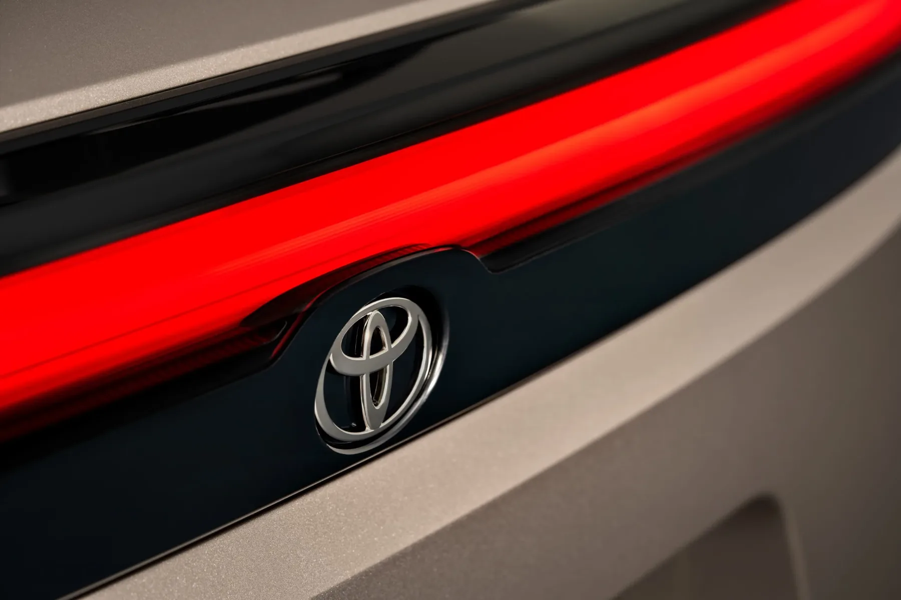 Toyota bZ4X Touring (2026): Japonski električni karavan, ki Nemcem prvič zares kaže zobe – in to s 380 “konji”