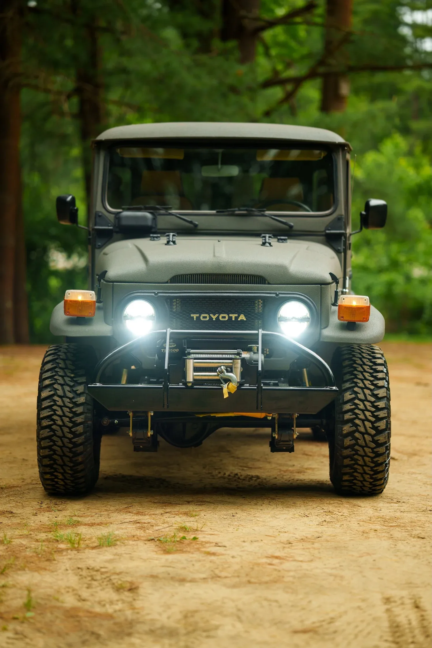 Toyota Land Cruiser FJ40 “Project Texan”: Raptor-zelena ikona, ki diha po 5,7-litrskem V8-ju