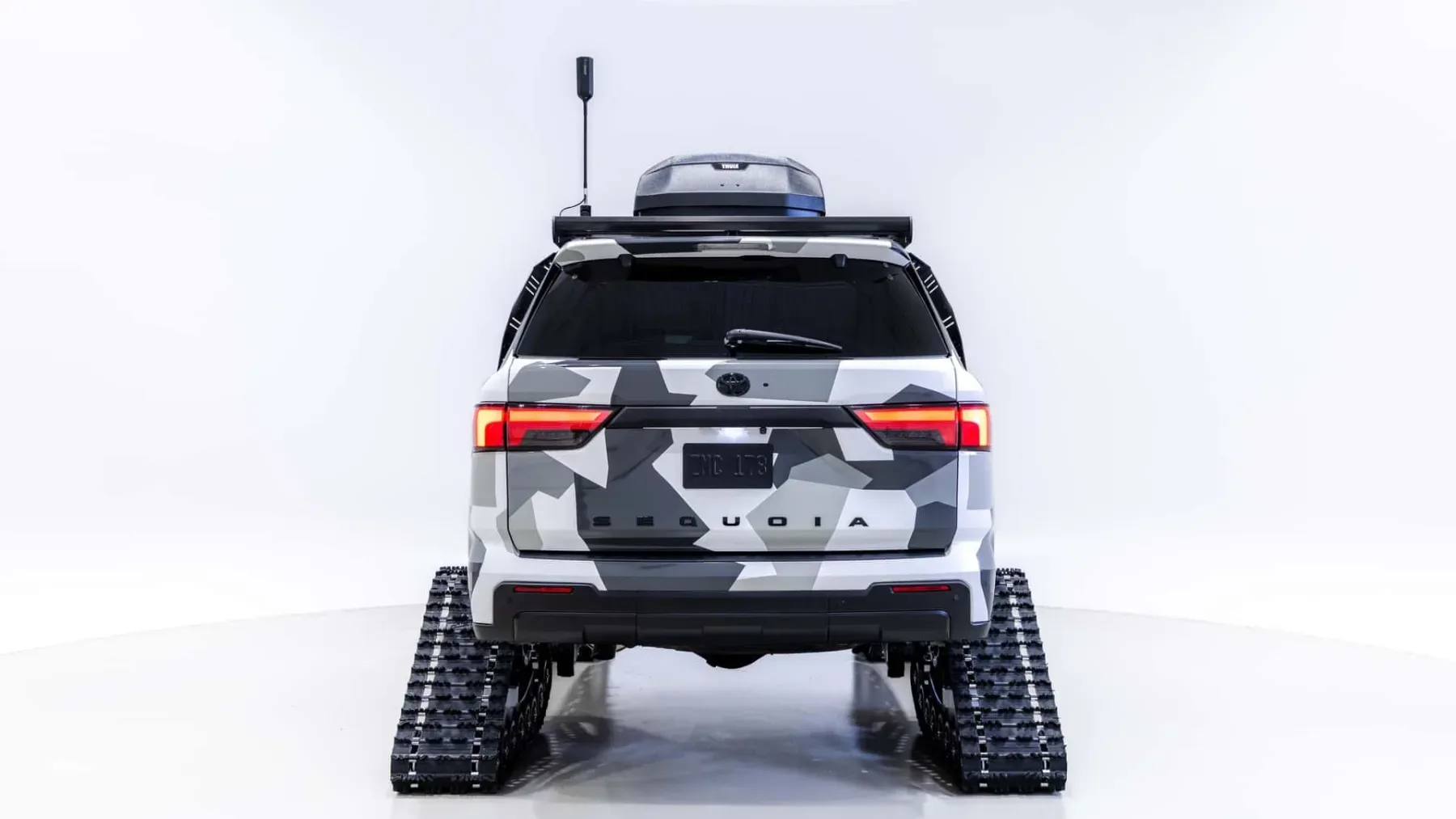 Toyota Snowhunter: Ko Japonci namesto koles namestijo snežne gosenice – slika 4