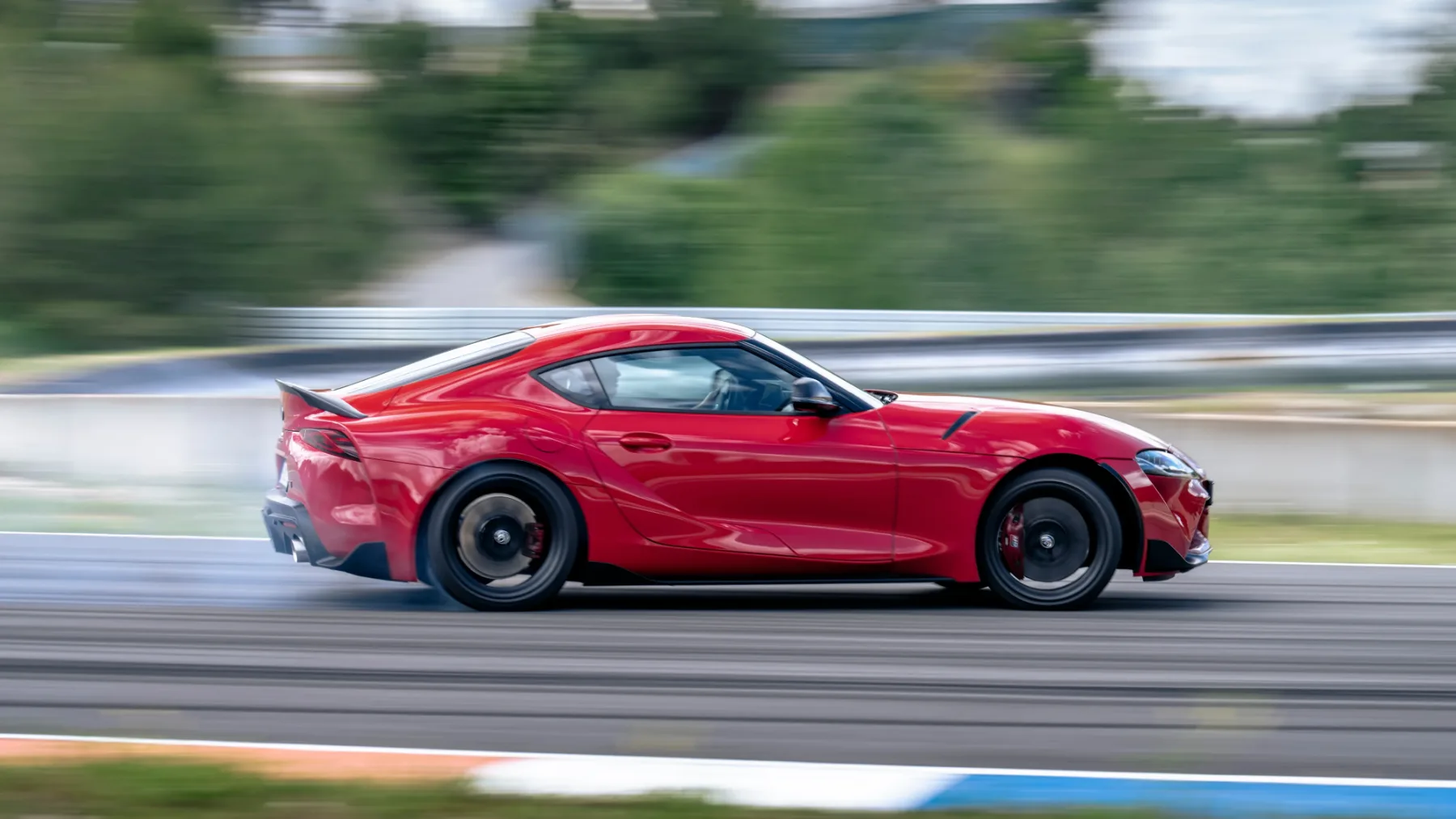 Toyota Supra 2026: Konec ene ere, začetek nove legende – kaj prihaja že zelo kmalu