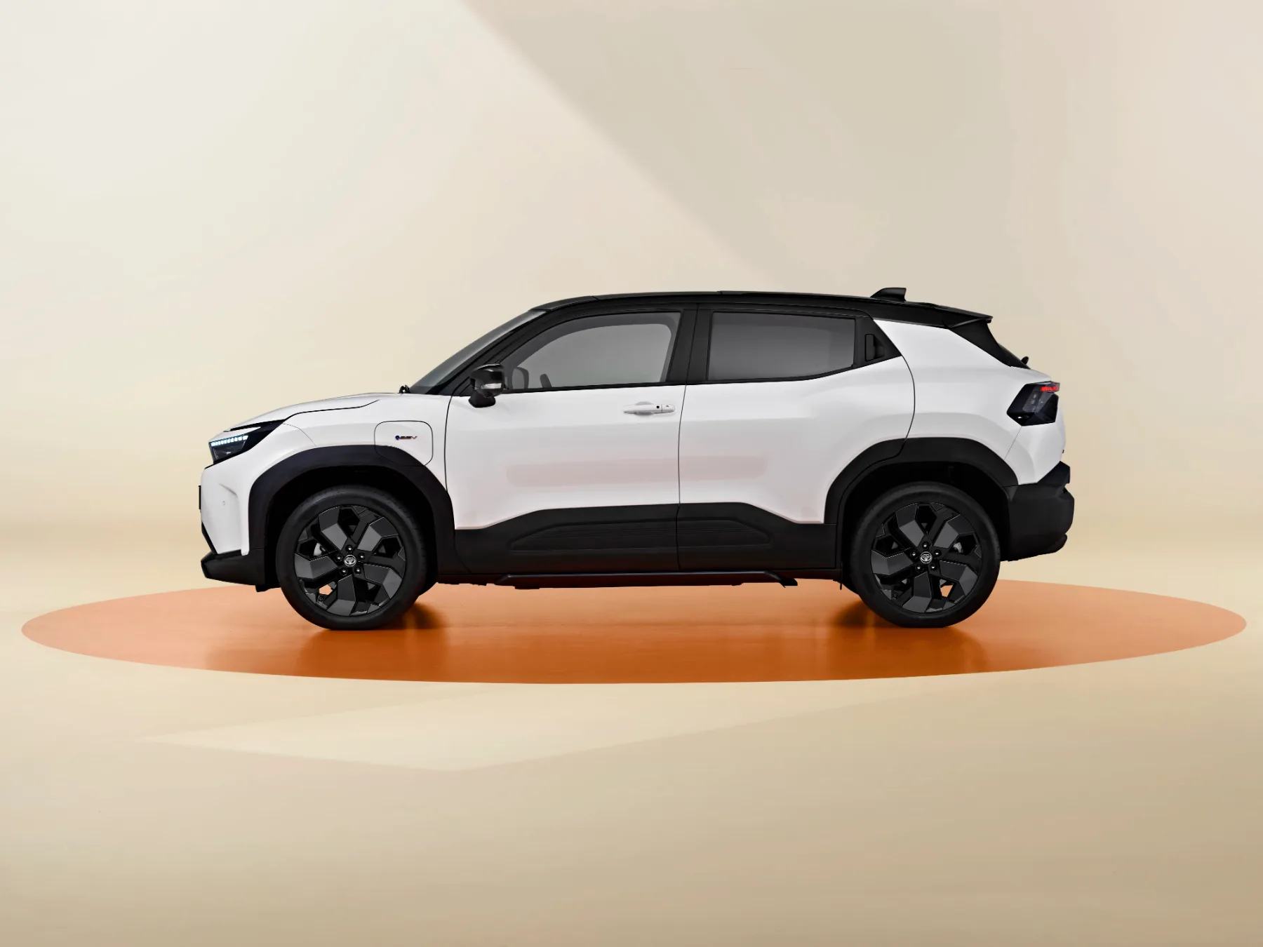 Toyota Urban Cruiser 2025 – novi mali električni SUV za mestne ulice in podeželje