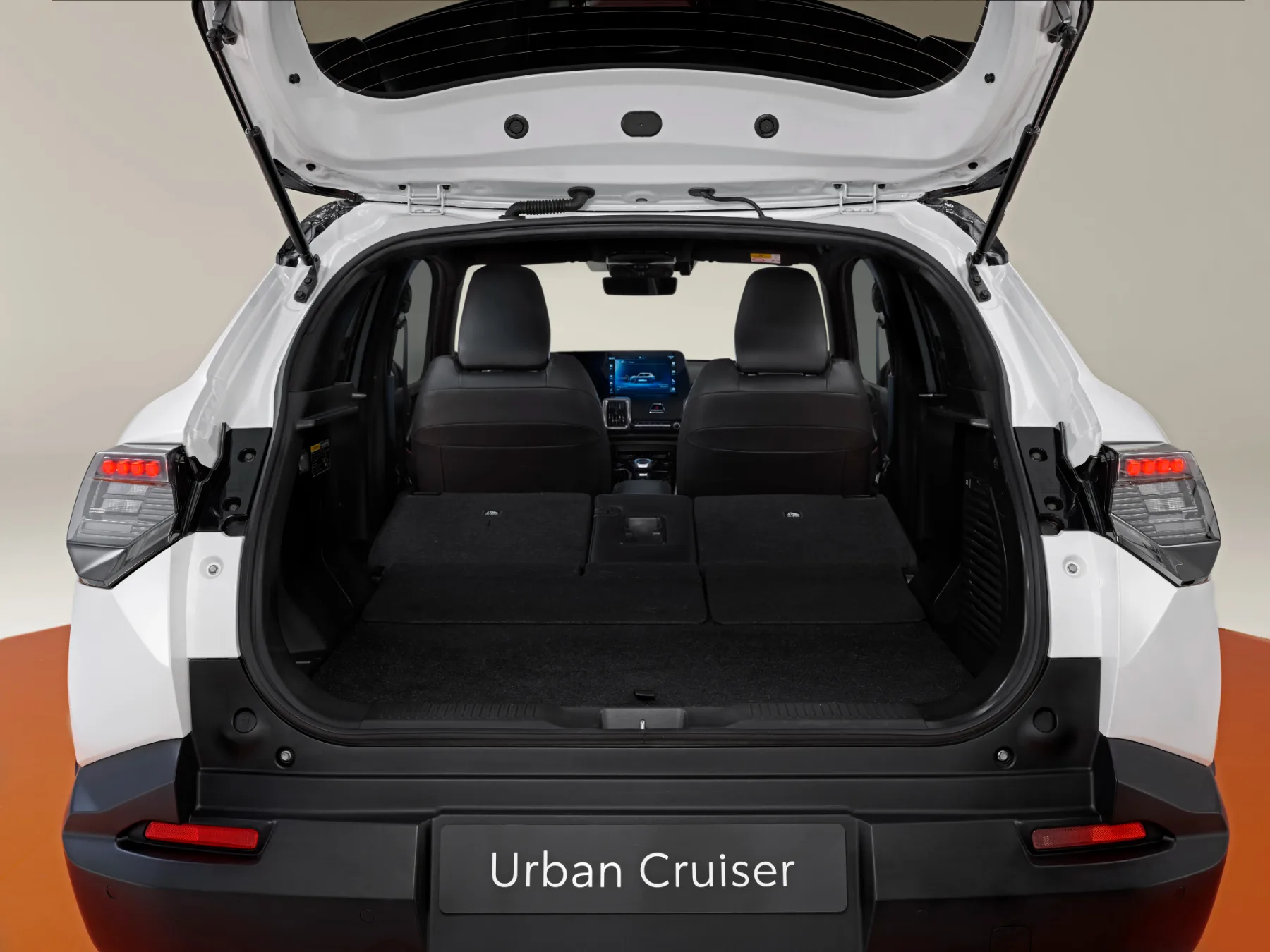 Toyota Urban Cruiser 2025 – novi mali električni SUV za mestne ulice in podeželje