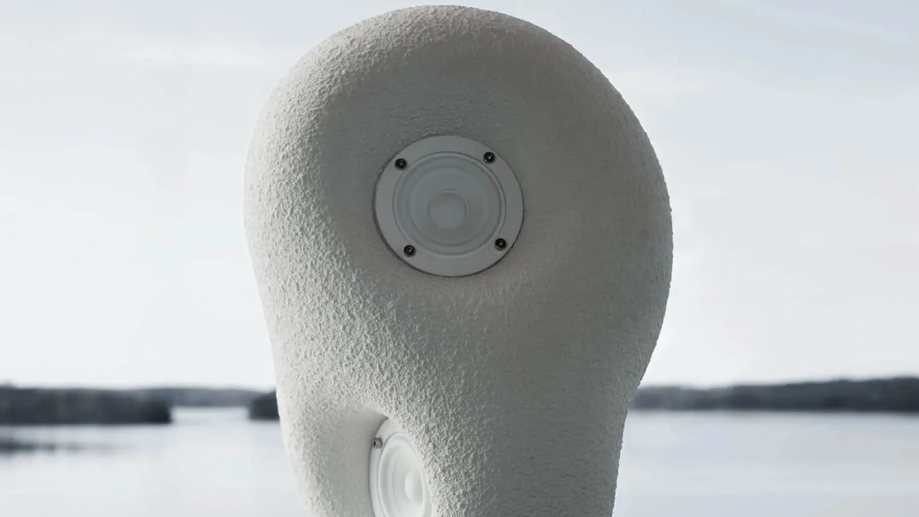 Transparent Acoustic Sculpture Speaker: ta zvočnik iz “kamna” je videti kot umetnina – in ja, zveni tudi tako dobro