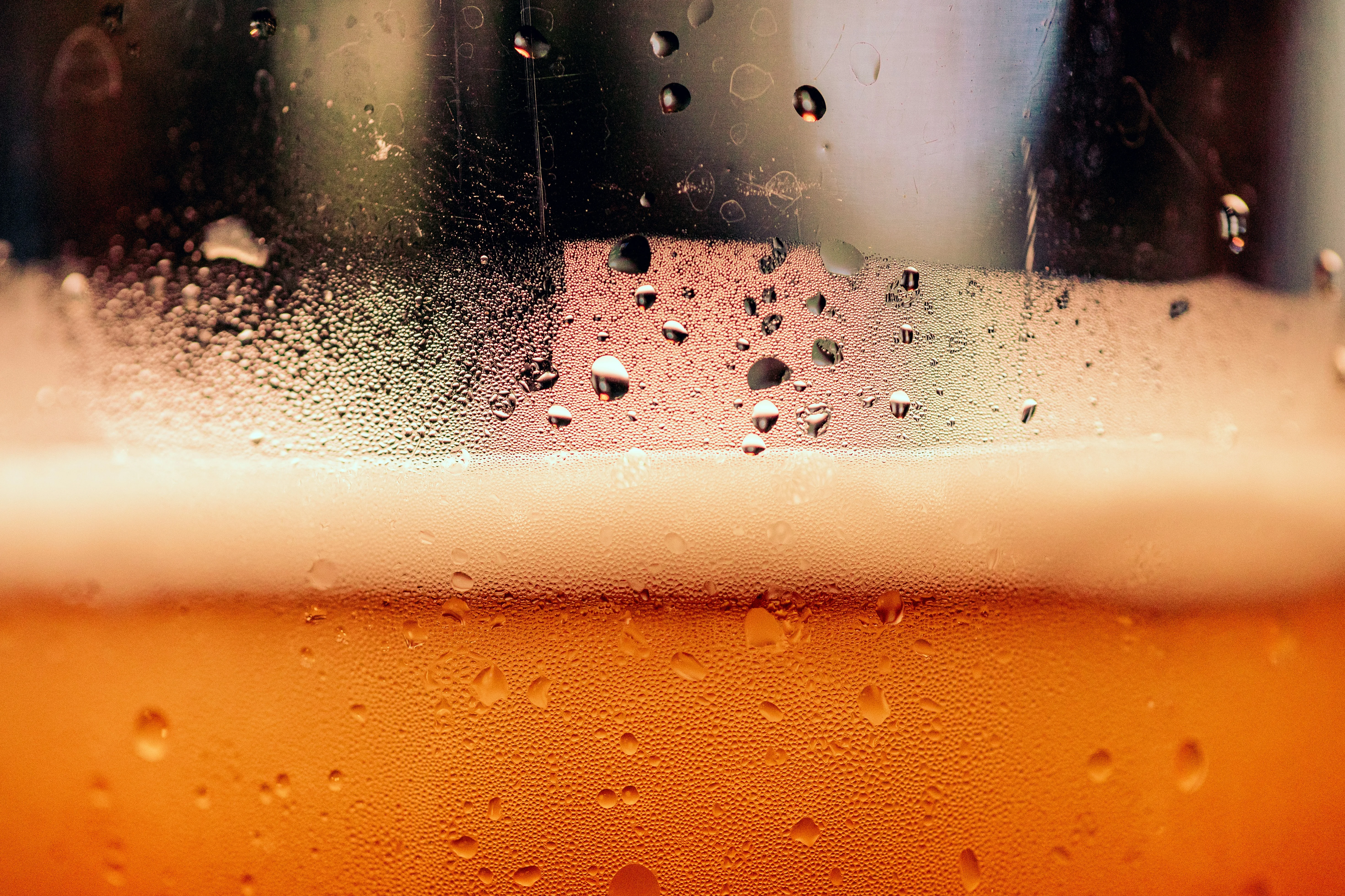 Trik, kako ohladiti pivo ali vino v le 5 minutah