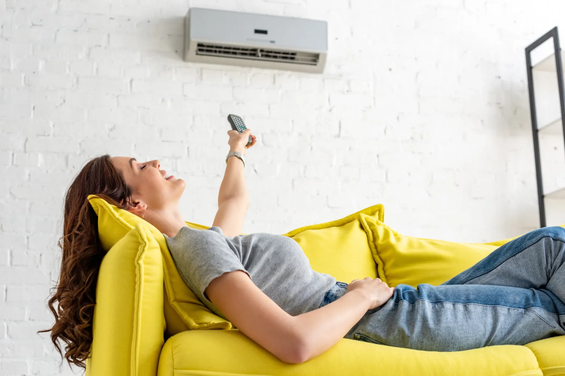 Trik, s katerim bo vaša klimatska naprava delovala ves dan – brez da bi vas šokiral račun za elektriko