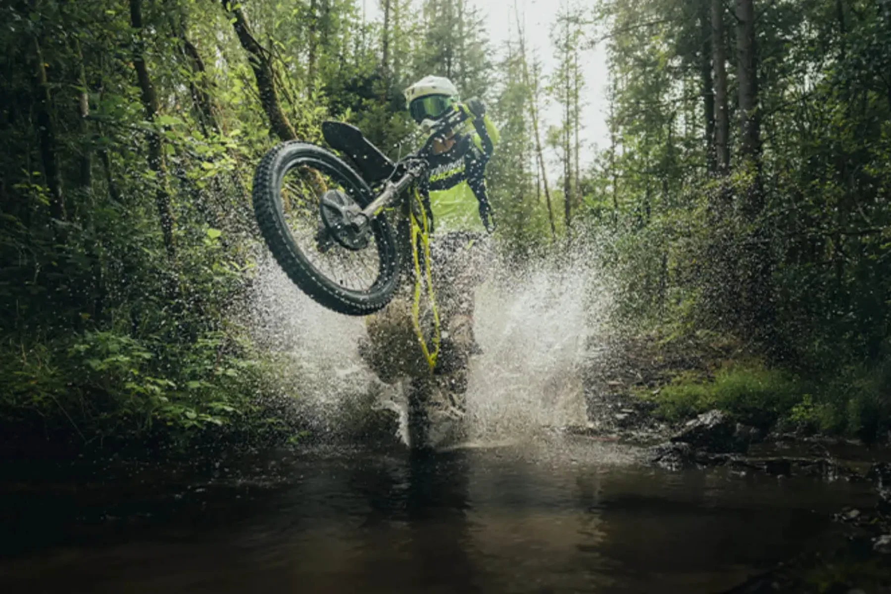 Triumph TXP: Električni off-road motorji za otroke, ki se v sekundi spremenijo iz poti v preizkušnje