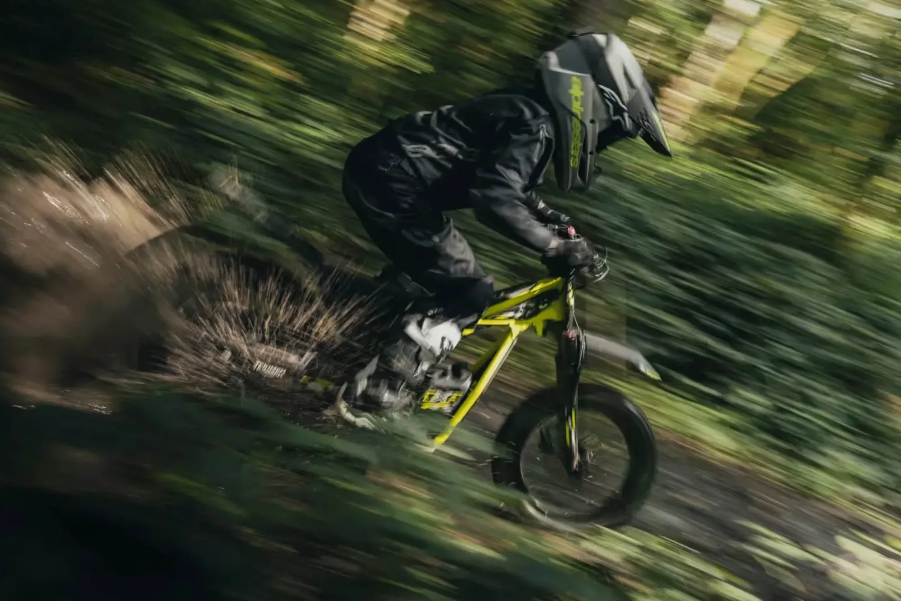 Triumph TXP: Električni off-road motorji za otroke, ki se v sekundi spremenijo iz poti v preizkušnje
