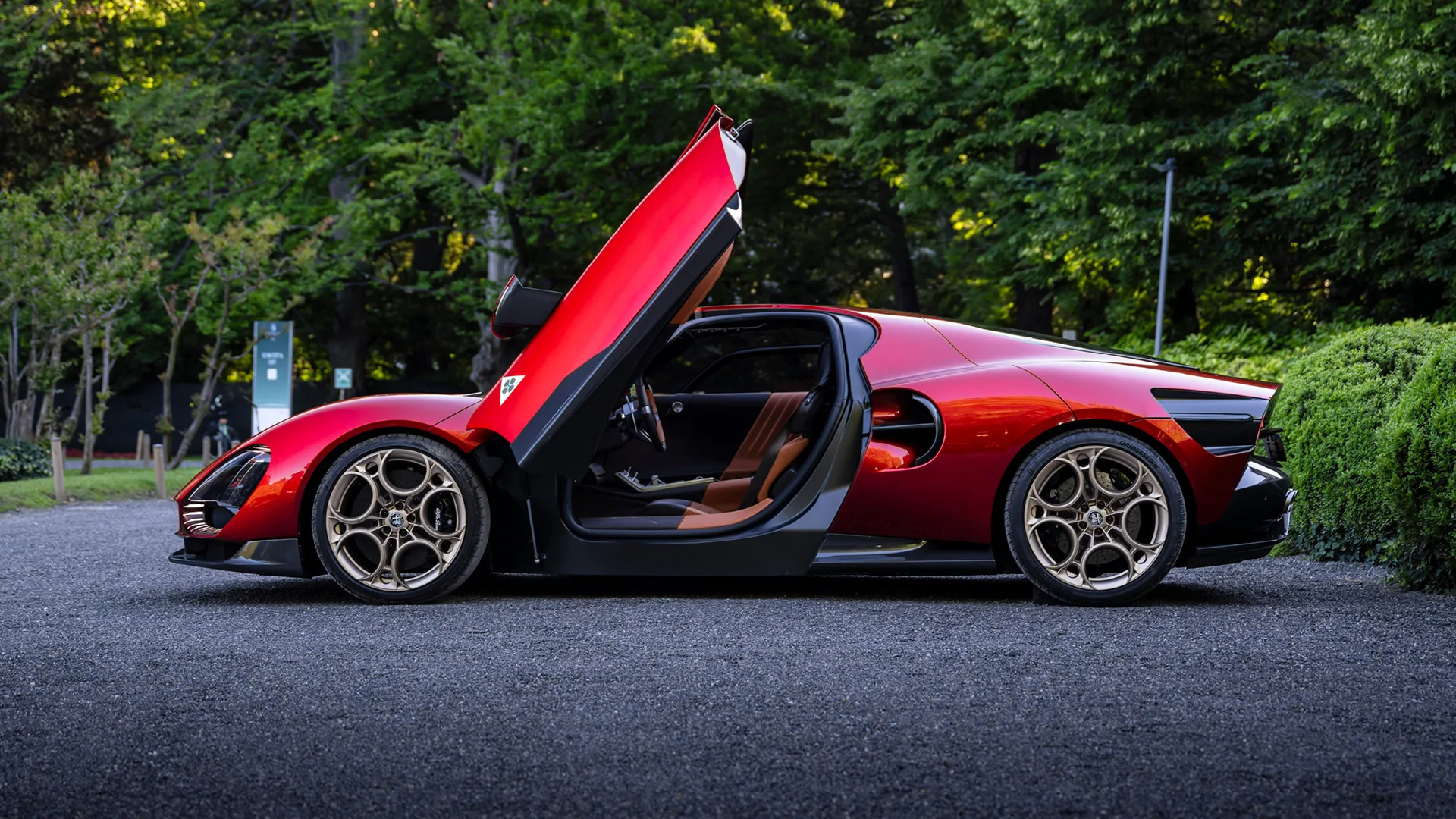 Uradno najlepša je Alfa Romeo 33 Stradale na slovitem “Concorso d’Eleganza Villa d’Este”