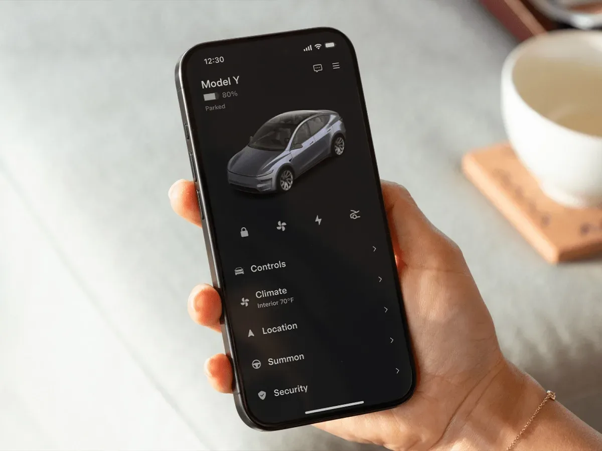 Uradno! To je Tesla Model Y 2025: Prenovljeni električni SUV z novimi funkcijami in malenkost višjo ceno