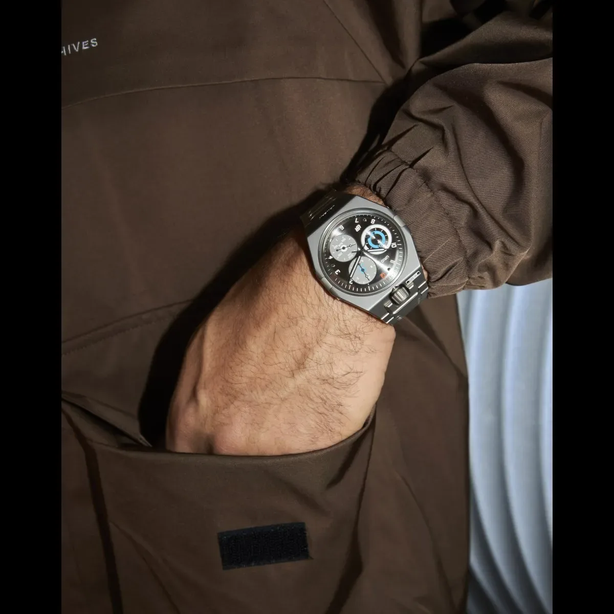 Urwerk UR-10 Spacemeter: ko “običajna” ura meri gibanje Zemlje skozi vesolje