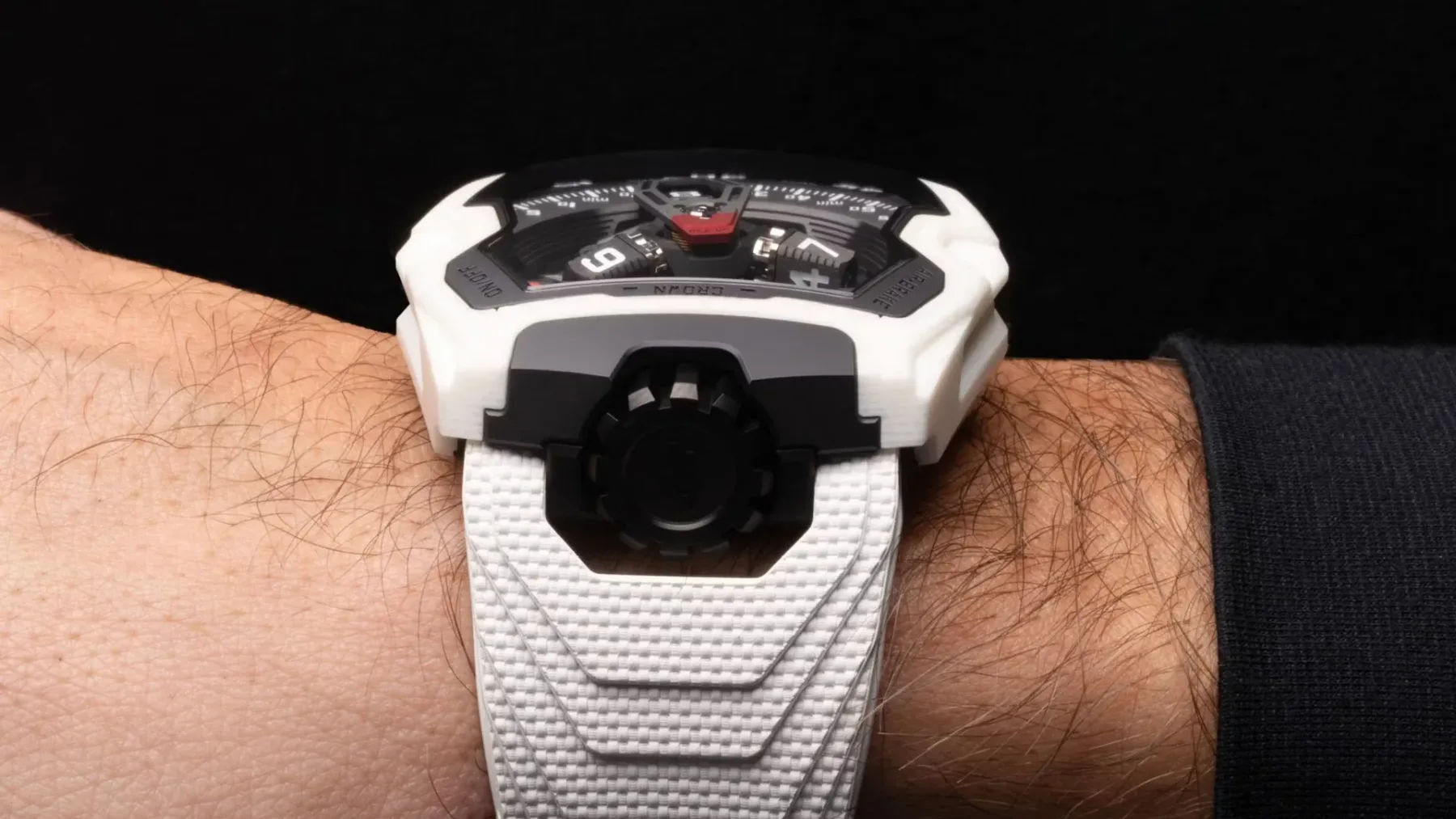 Urwerk UR-230 Polaris: Keramična znanost, ki premika meje urarstva