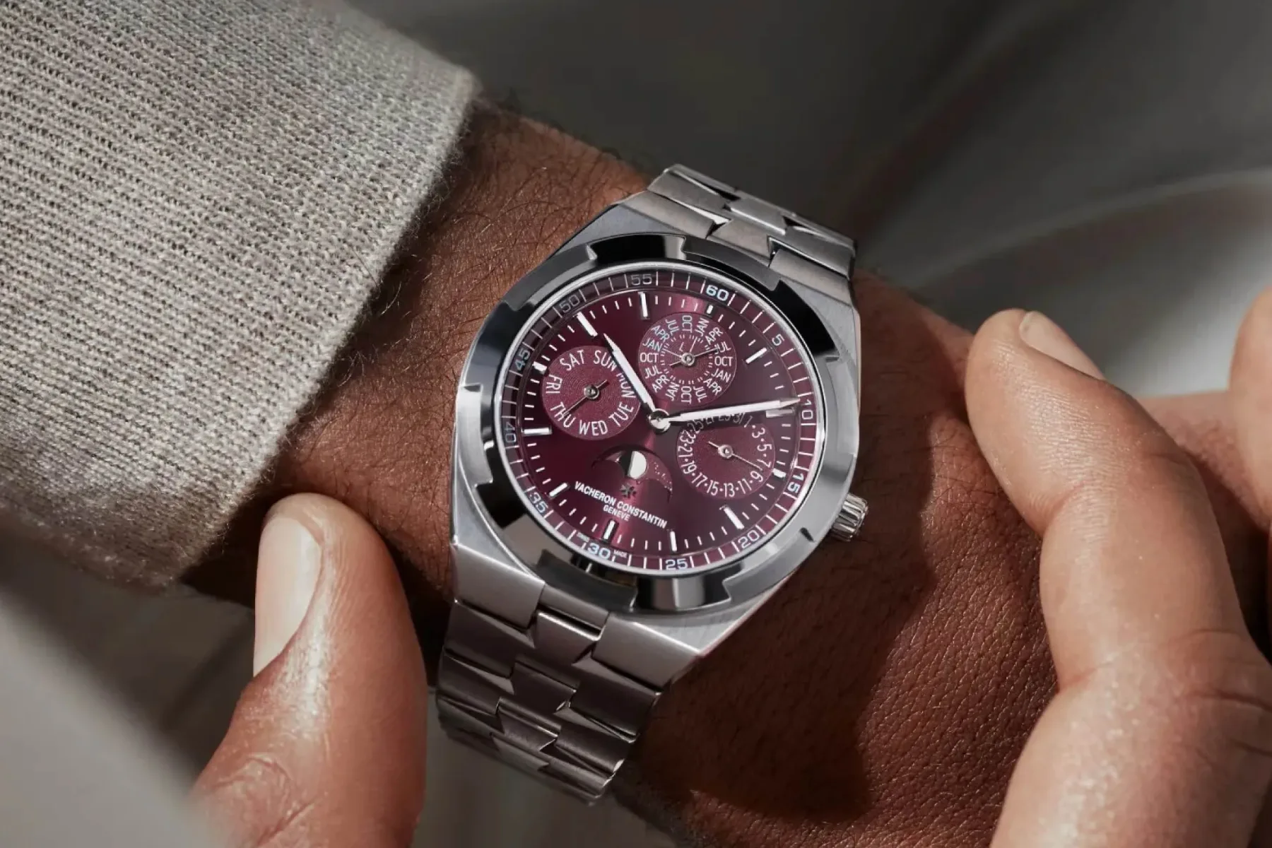 Vacheron Constantin Overseas Perpetual Calendar Ultra‑Thin: burgundy ali pink gold za 270‑letnico