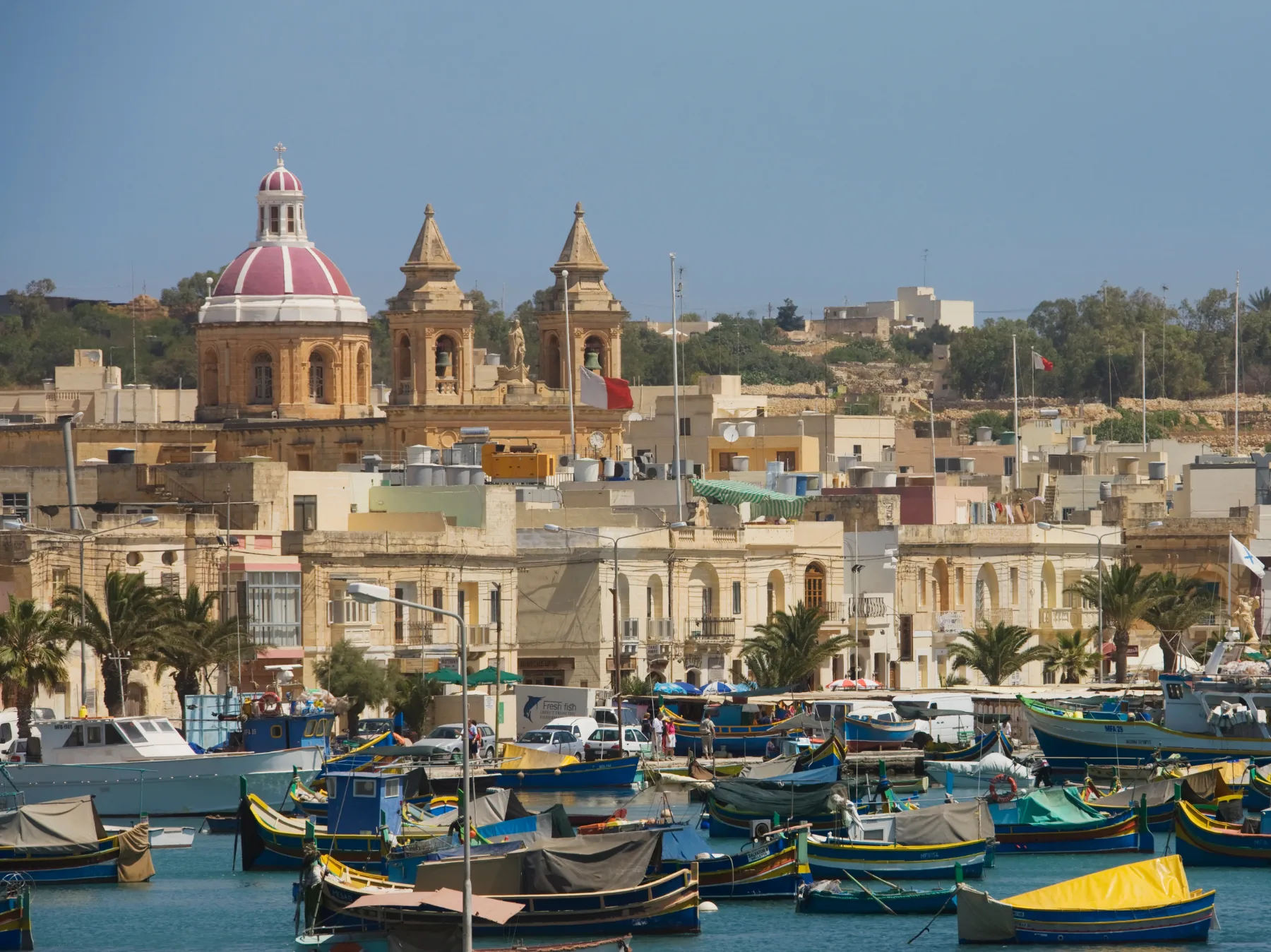 Valletta: Kako izgleda življenje v najboljšem mestu Evrope, kjer sonce sije skoraj vsak dan, najemnine pa segajo do neba?