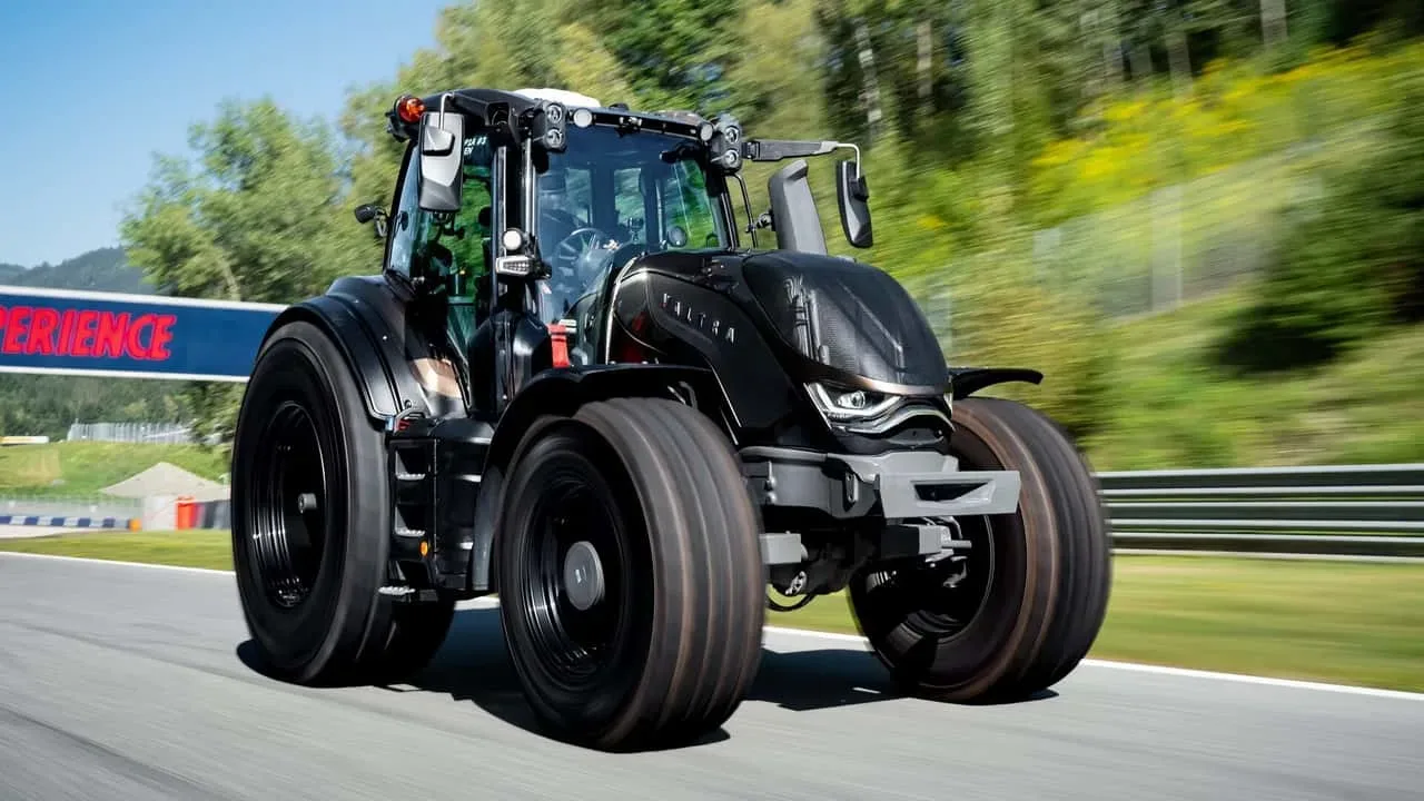 Valtra T236: Finski orjak z 245 KM in 1.184 Nm navora, ki je pokoril Red Bull Ring
