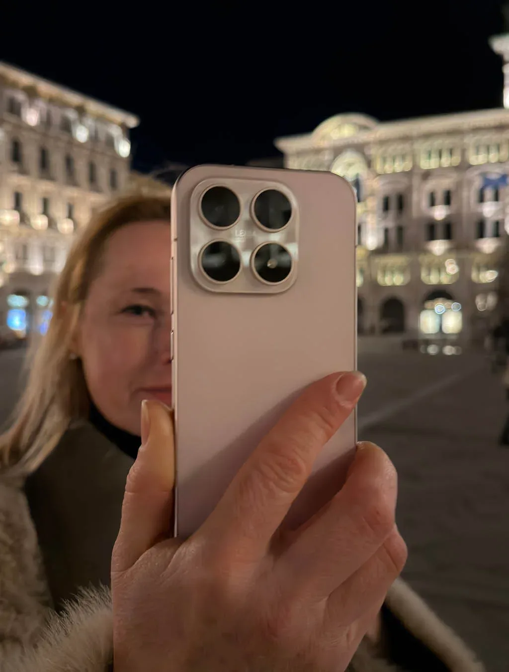 Večerni potep in popoln kader: Xiaomi 17 v nočnem Trstu