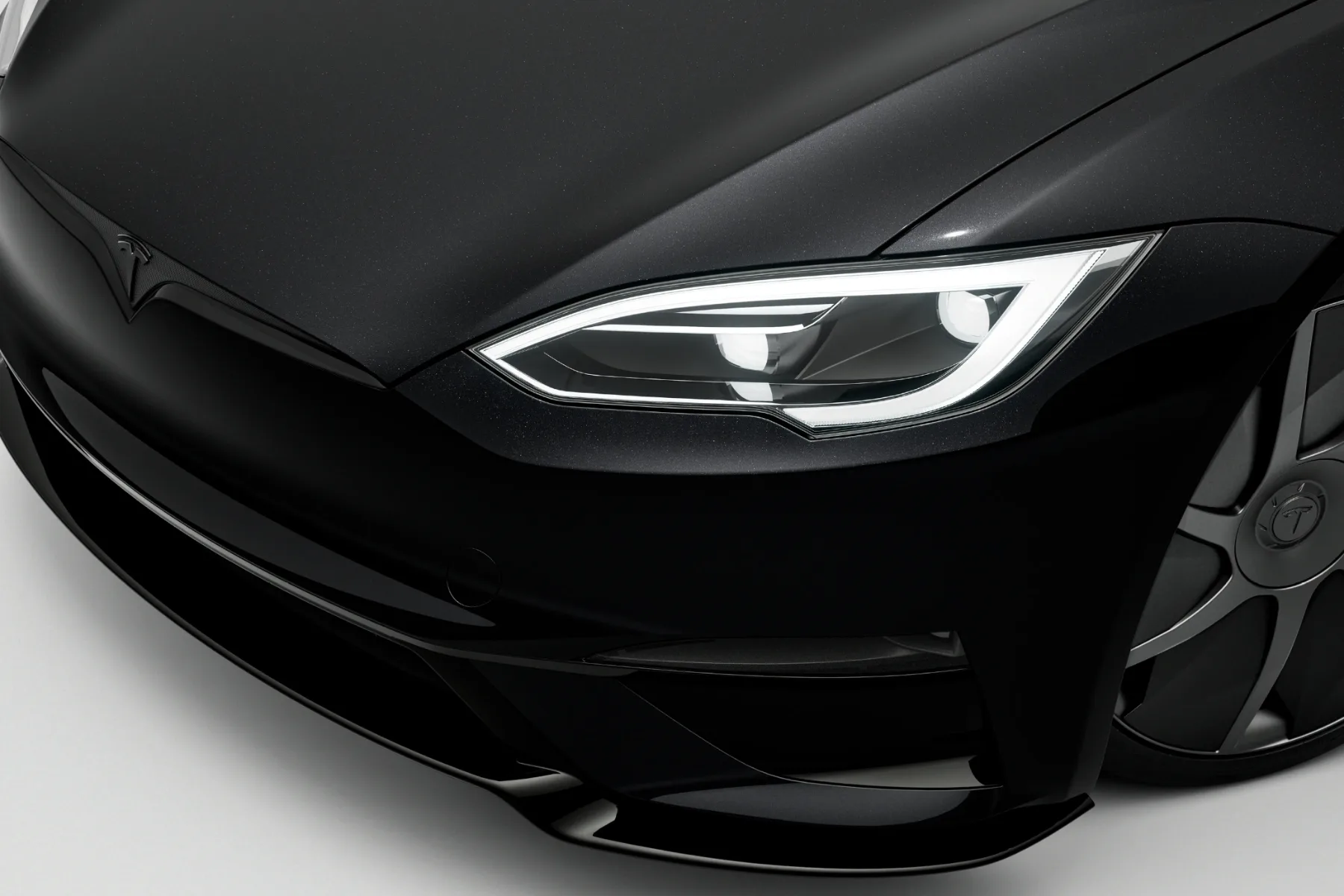 Vedno boljša – nova Tesla Model S Plaid 2025: Še vedno superavto, zdaj z boljšimi mišicami, pametjo in manirami