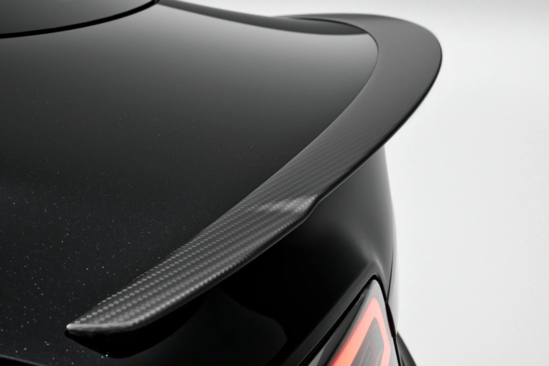 Vedno boljša – nova Tesla Model S Plaid 2025: Še vedno superavto, zdaj z boljšimi mišicami, pametjo in manirami