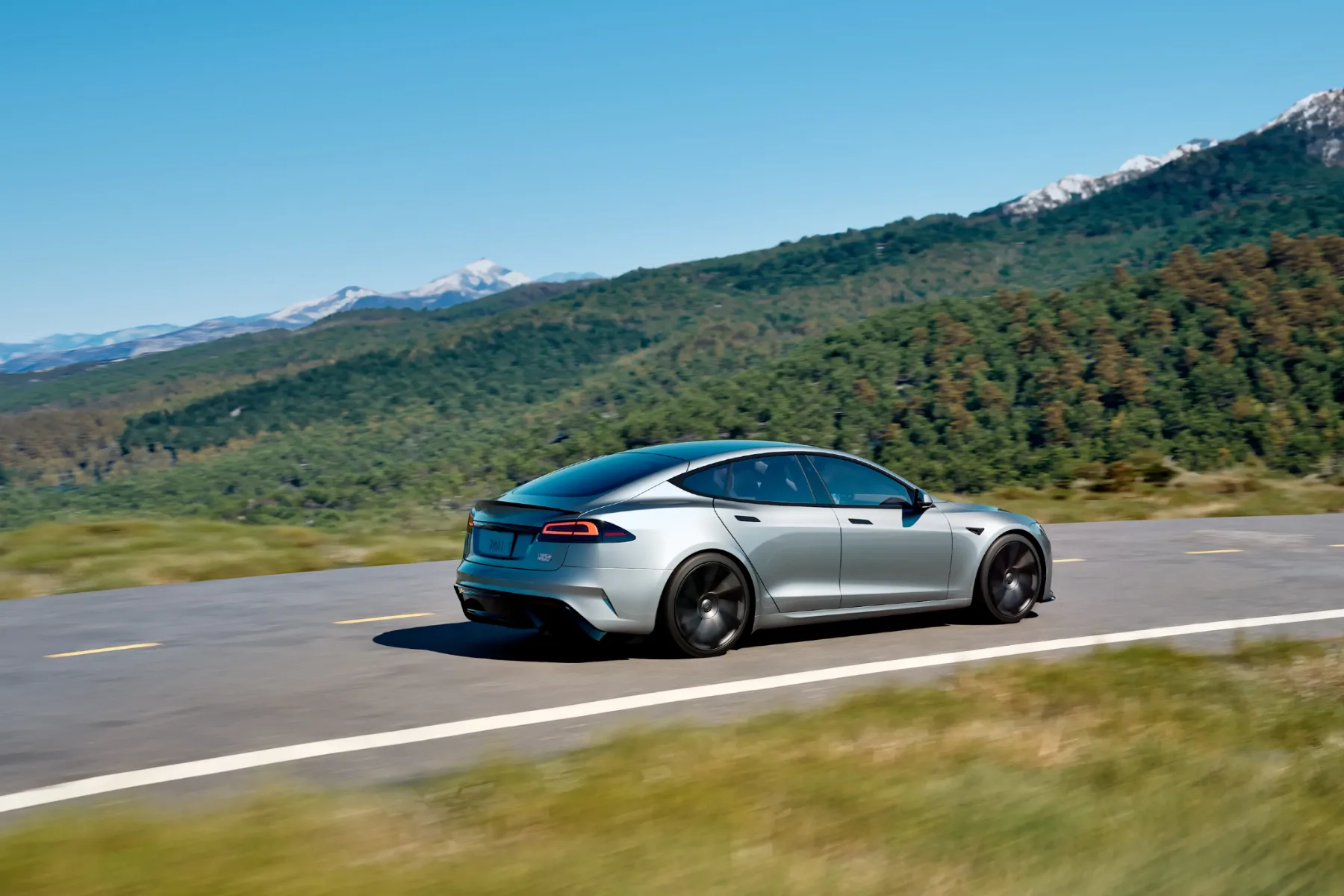 Vedno boljša – nova Tesla Model S Plaid 2025: Še vedno superavto, zdaj z boljšimi mišicami, pametjo in manirami