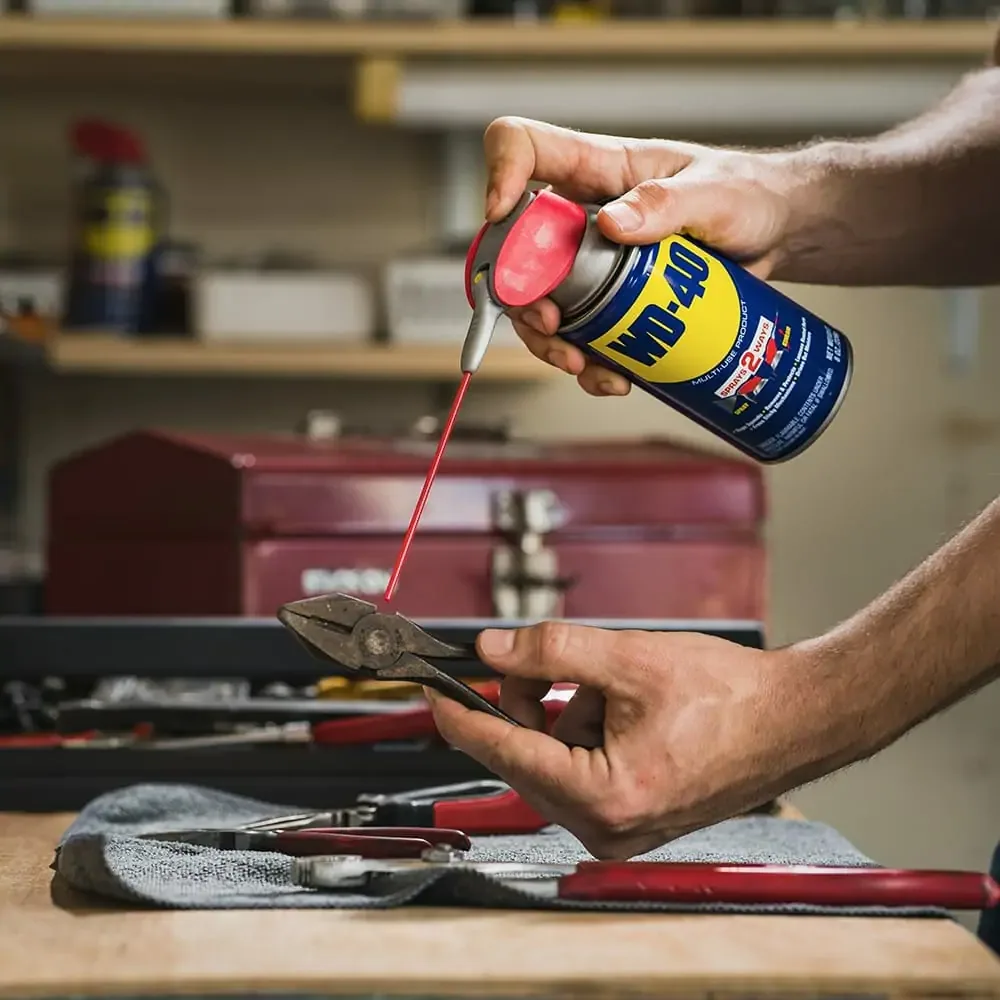 Vedno izgubite tisto rdečo slamico? WD-40 pametna slamica je odlična rešitev za vaše težave!