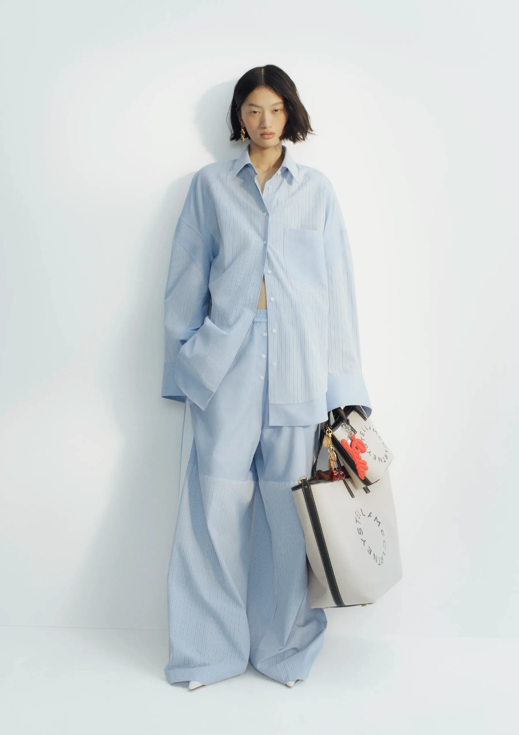 Velika vrnitev: Razkrivamo novo kolekcijo H&M x Stella McCartney, ki po 20 letih ponovno piše modno zgodovino