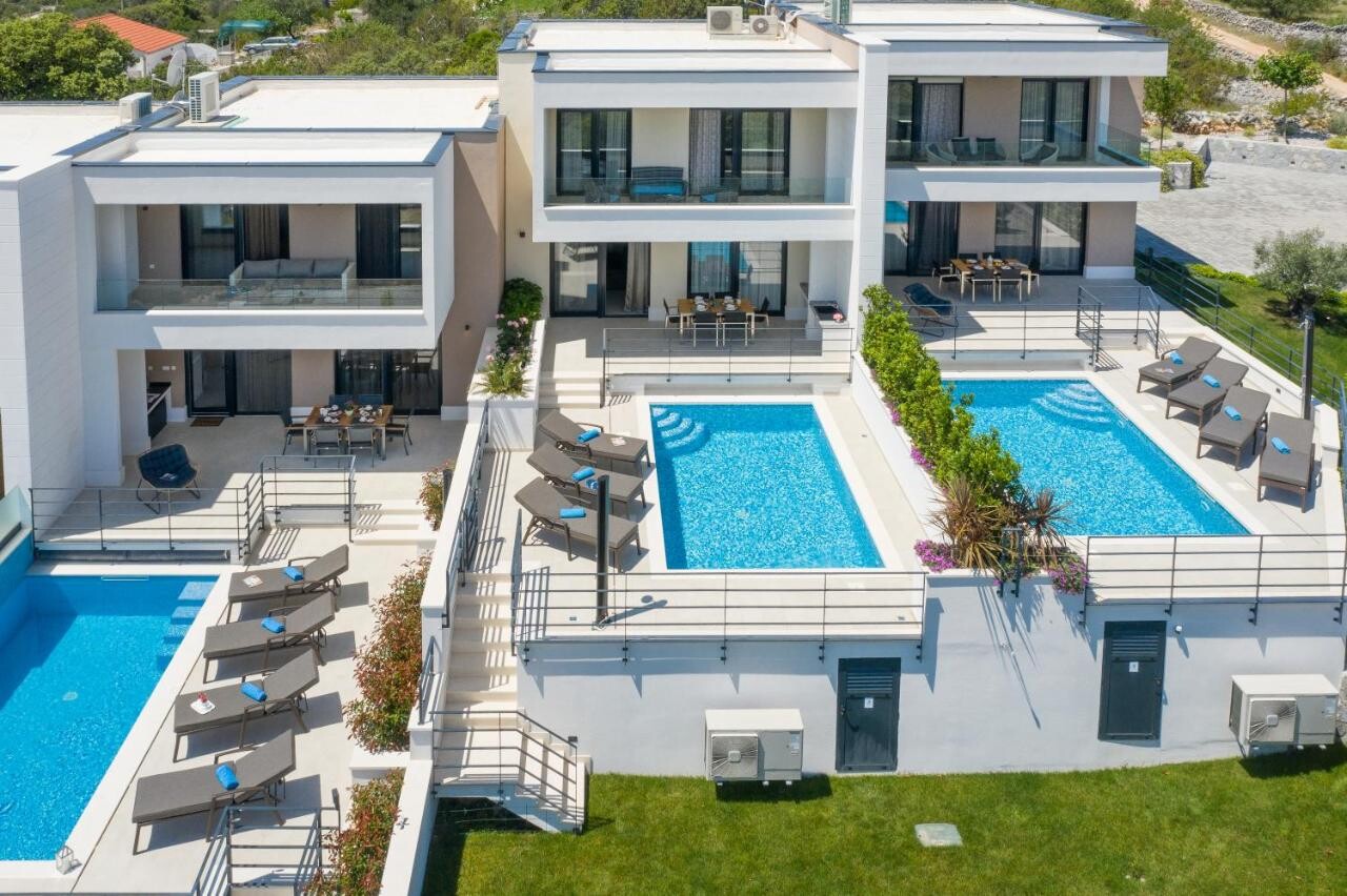 View Villas Collection: luksuzne vile z dih jemajočim razgledom