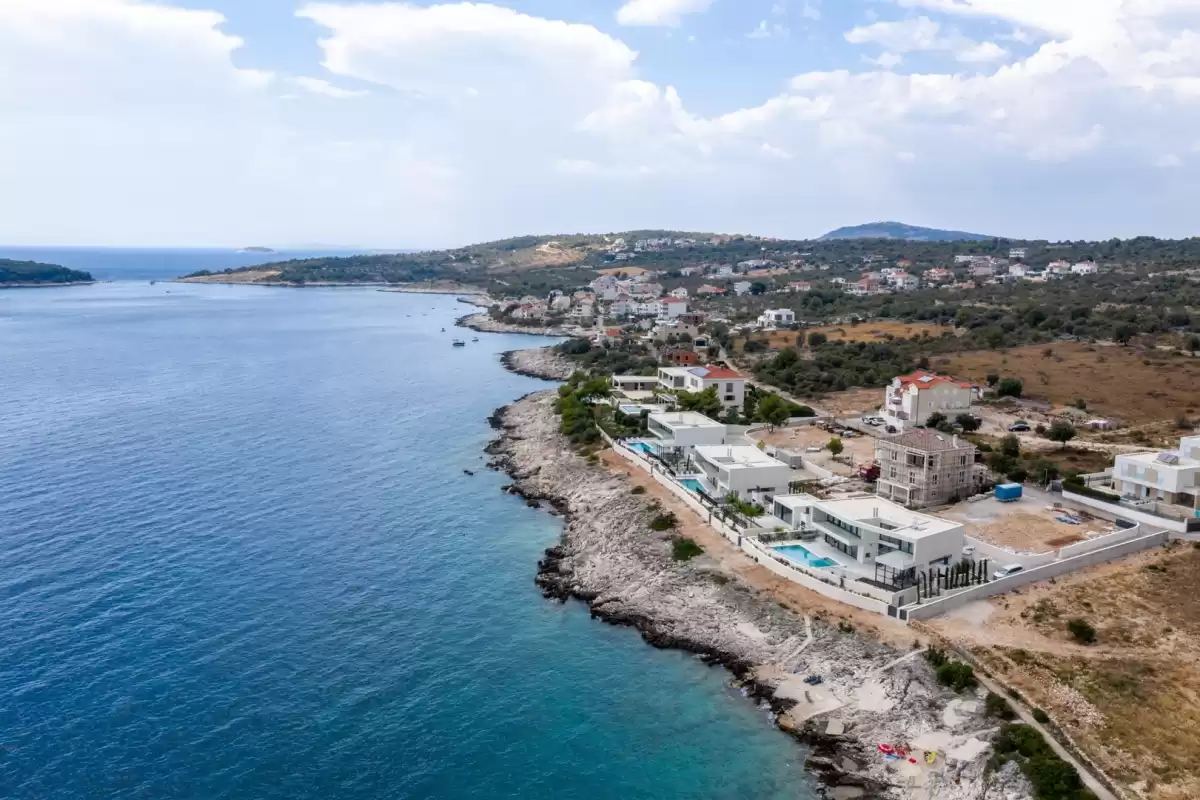 Vila Esperia: luksuzna vila v osrčju Dalmacije za družbo desetih prijateljev