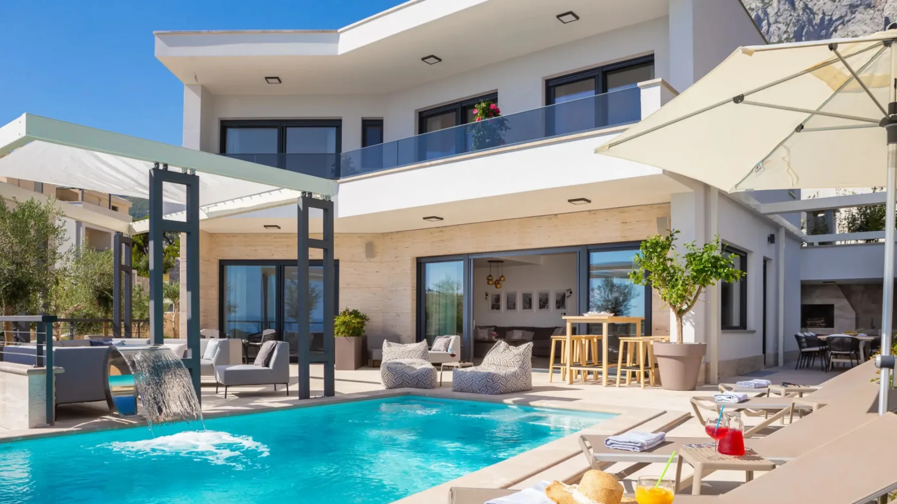 Villa Vista Al Mar v Makarski: Kjer se razkošje sreča z obzorjem Jadrana