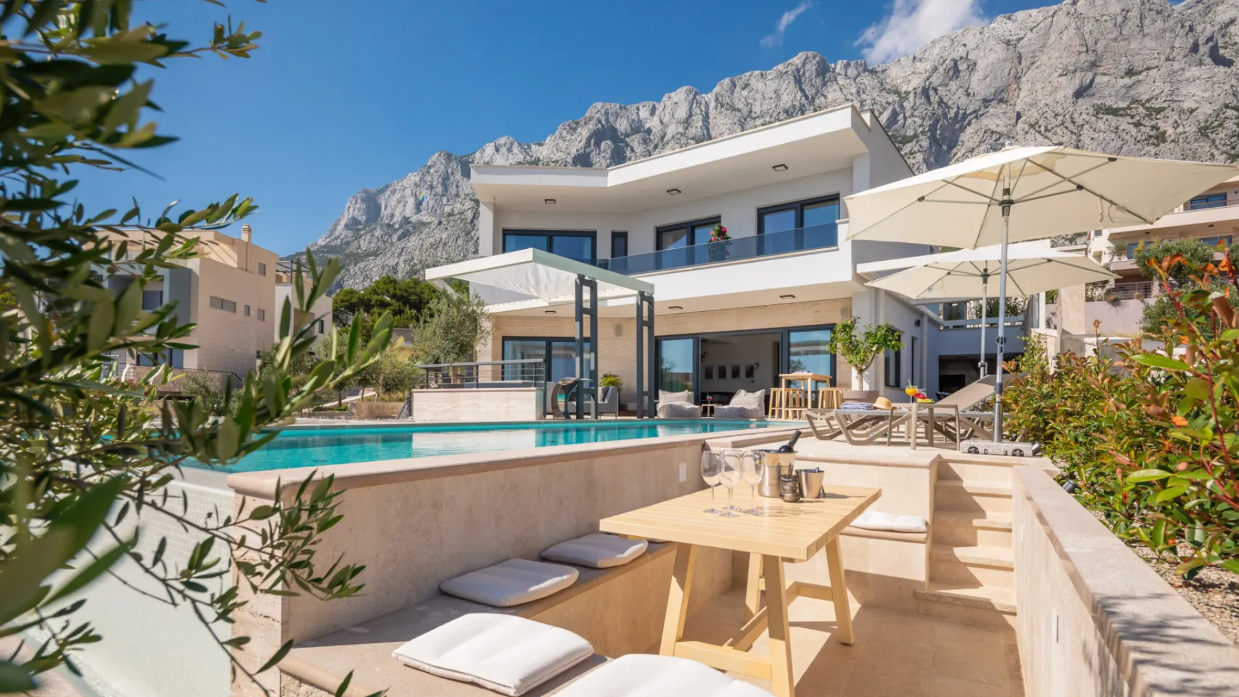 Villa Vista Al Mar v Makarski: Kjer se razkošje sreča z obzorjem Jadrana