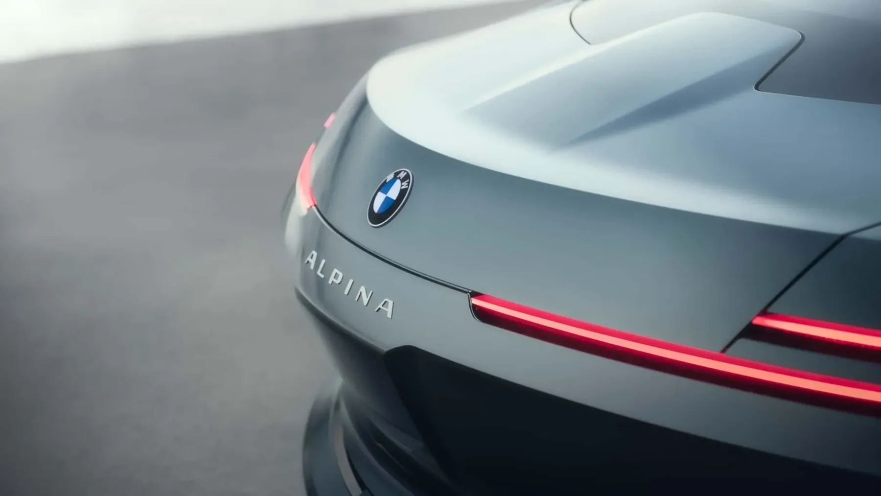 Vision BMW Alpina: V8 simfonija nostalgije in absolutnega prestiža, ki se požvižga na električna pravila