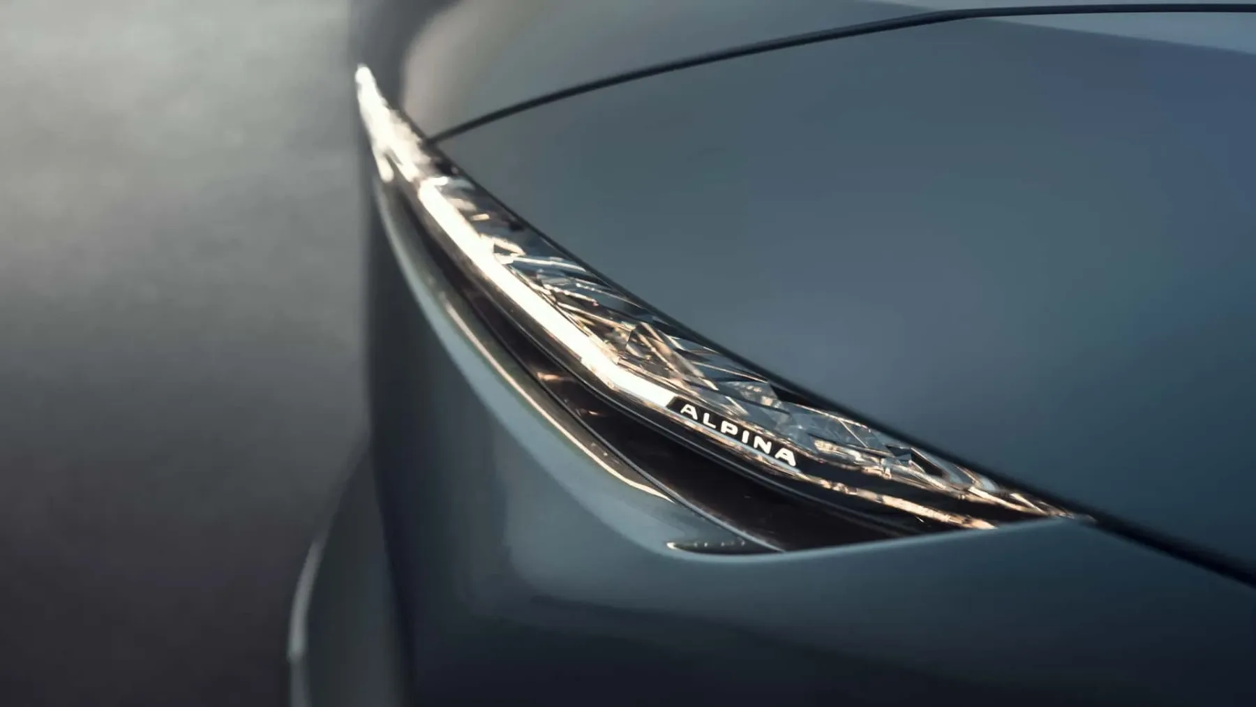 Vision BMW Alpina: V8 simfonija nostalgije in absolutnega prestiža, ki se požvižga na električna pravila