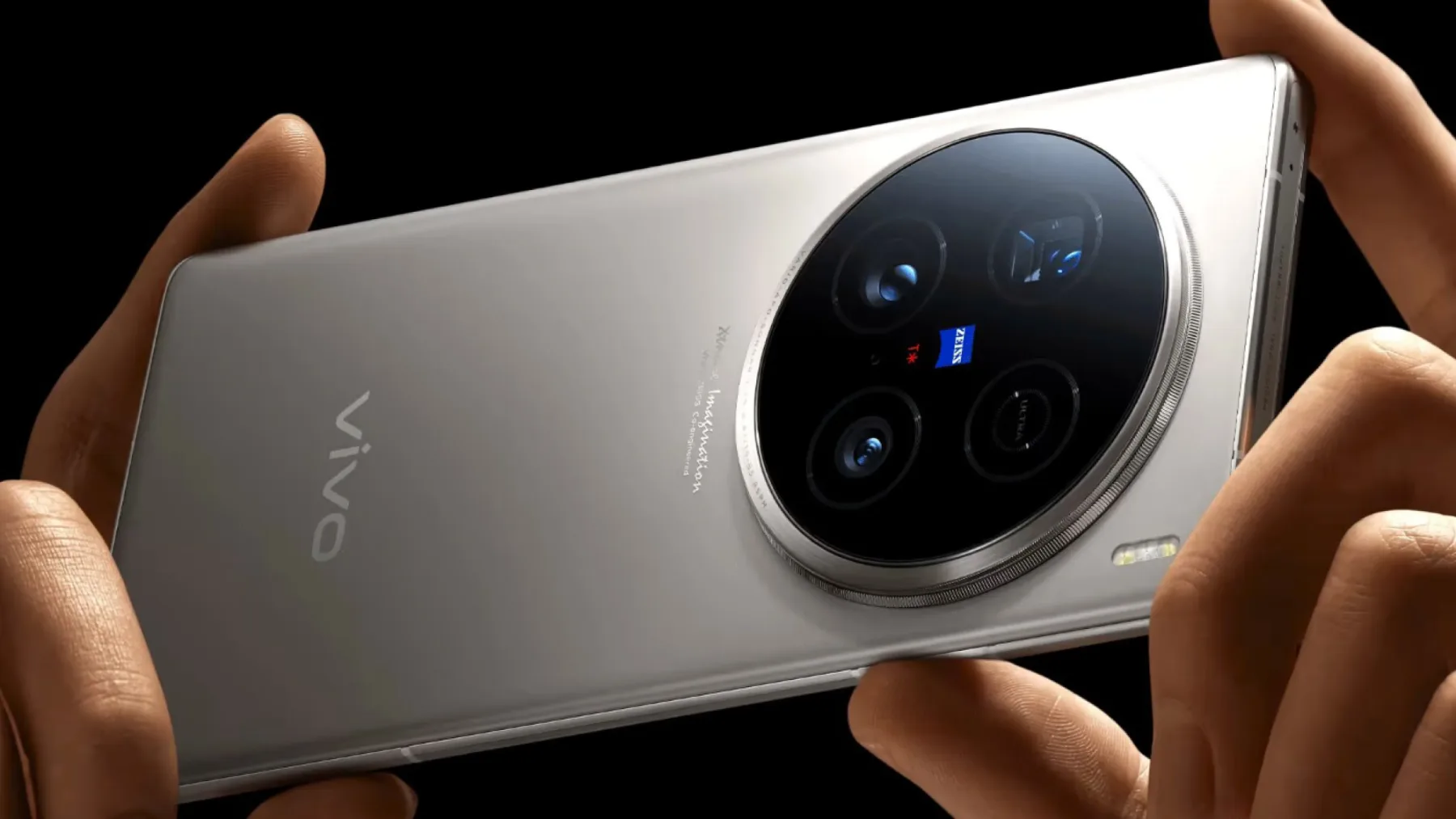 Vivo X200 Ultra: Telefonska zver z vesoljskimi kamerami in baterijo, ki traja do konca sveta