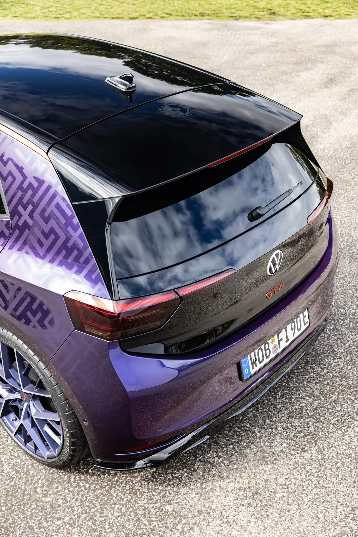 Volkswagen ID.3 GTX FIRE+ICE: Ognjeno-električni povratek v 90-ta