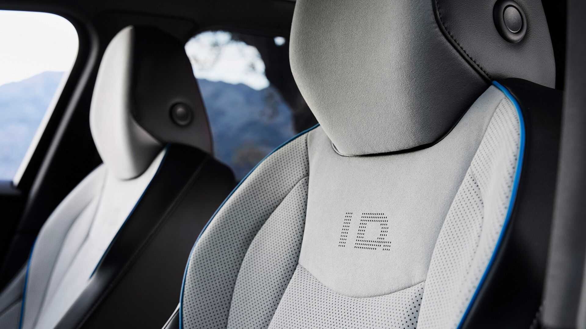 Volkswagen razkriva Volkswagen ID.7, poslovno limuzino, ki nadomešča Volkswagen Passat in začenja novo dobo ljudskih električnih limuzin